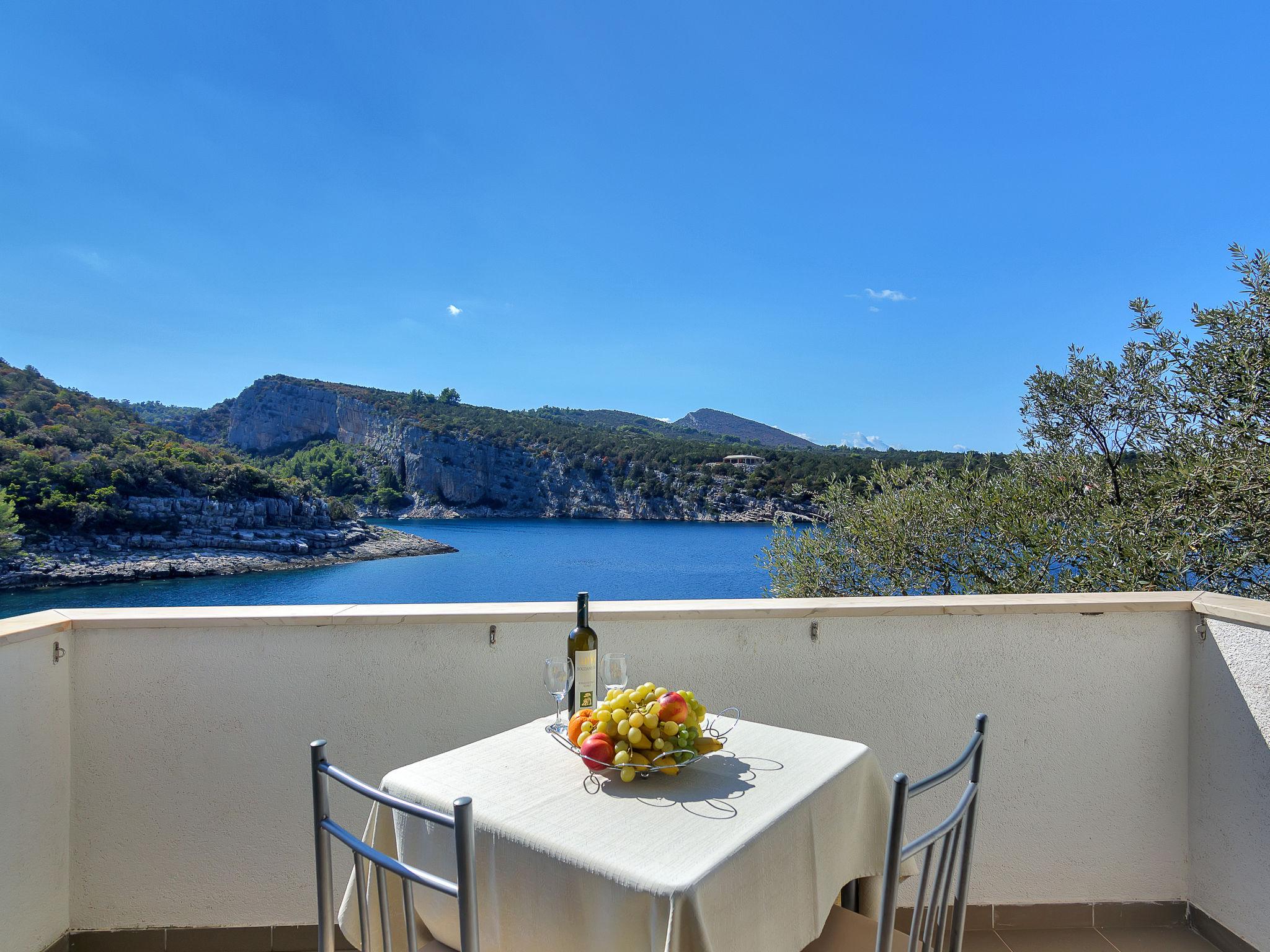 Photo 1 - Appartement en Jelsa avec terrasse et vues à la mer