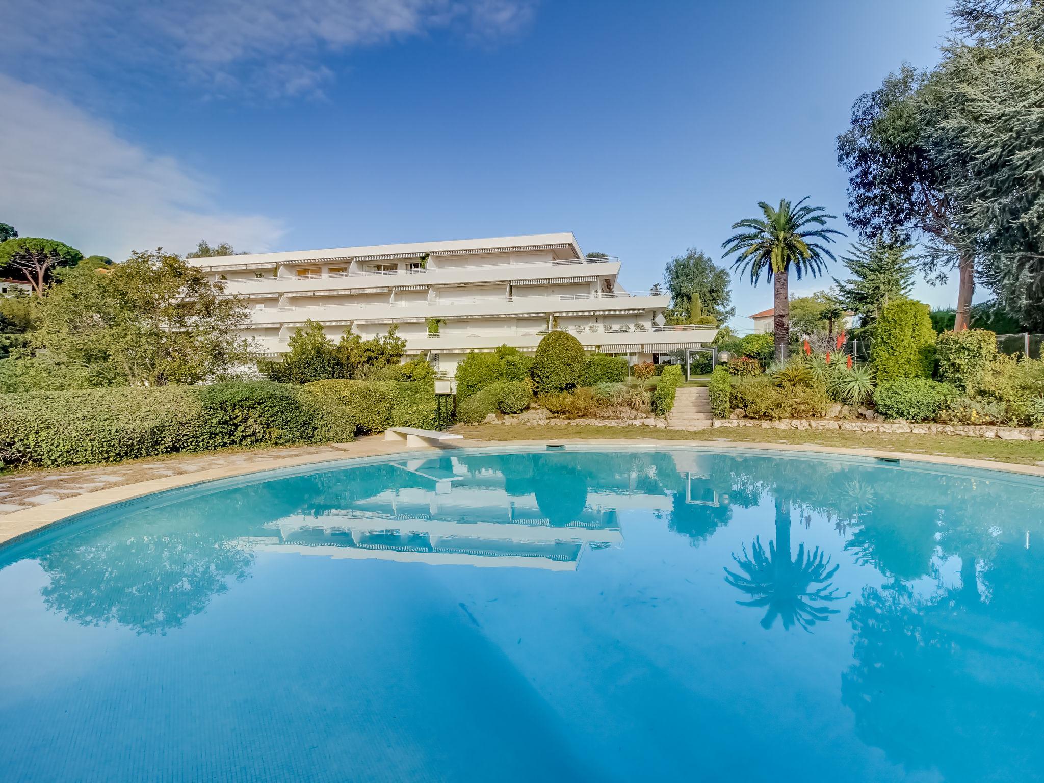 Foto 14 - Apartamento de 2 habitaciones en Cannes con piscina y vistas al mar