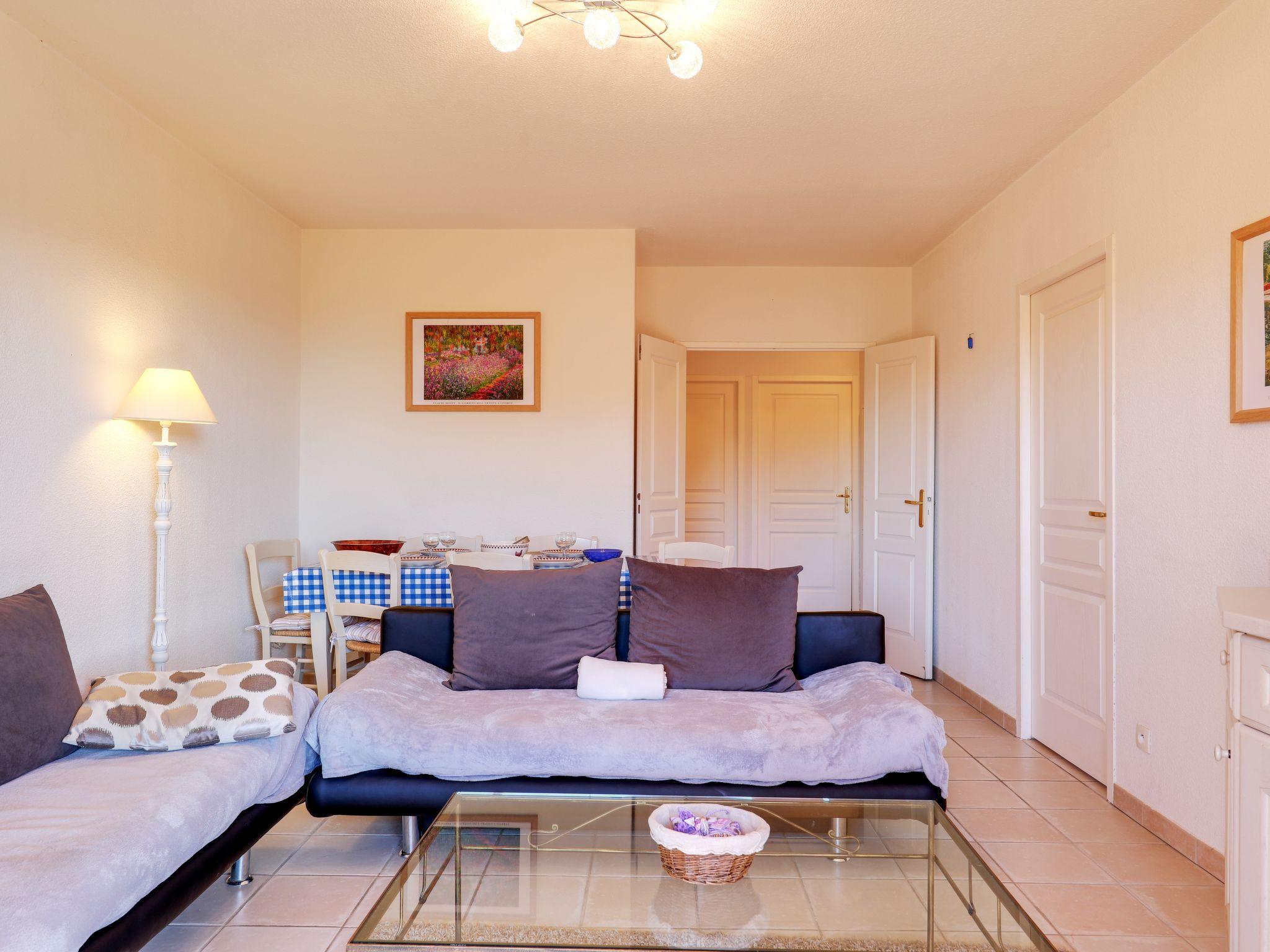 Foto 6 - Appartamento con 2 camere da letto a Roquebrune-sur-Argens con piscina e vista mare