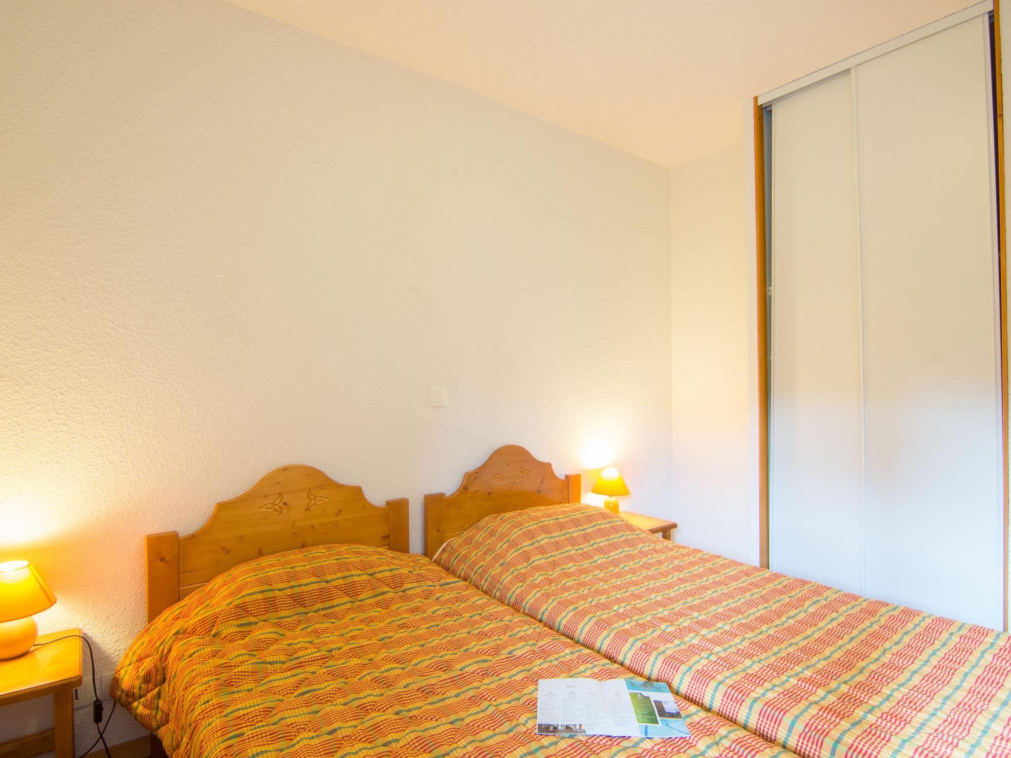Foto 9 - Appartamento con 1 camera da letto a Villarembert con piscina e vista sulle montagne