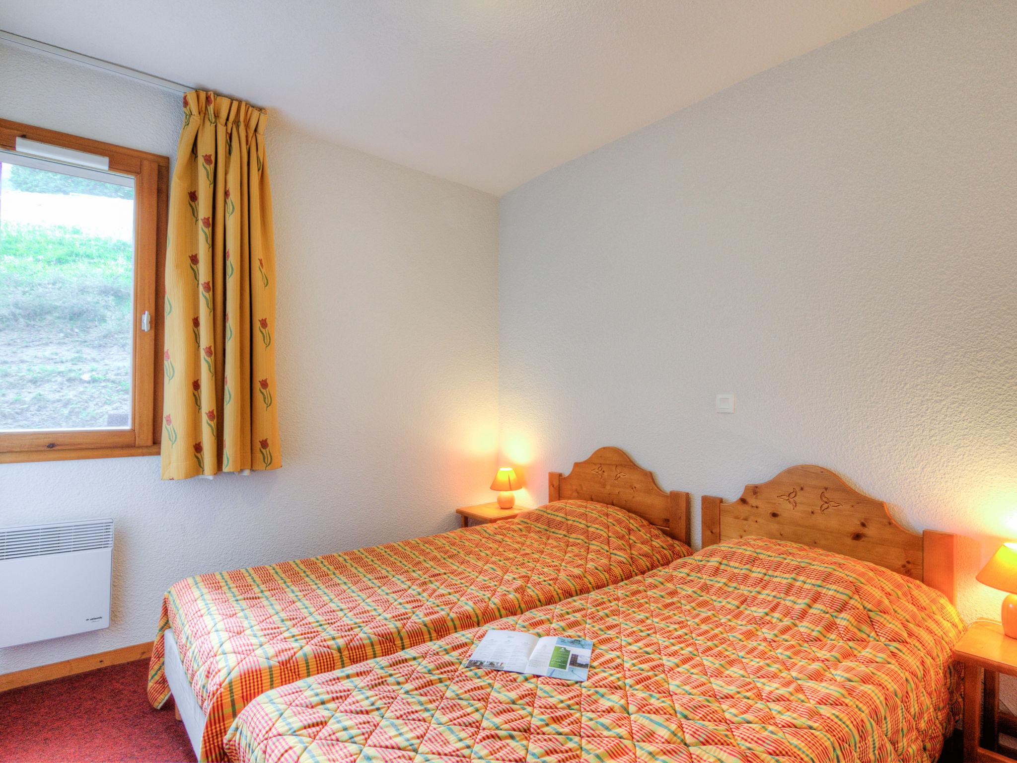 Foto 3 - Appartamento con 1 camera da letto a Villarembert con piscina e vista sulle montagne