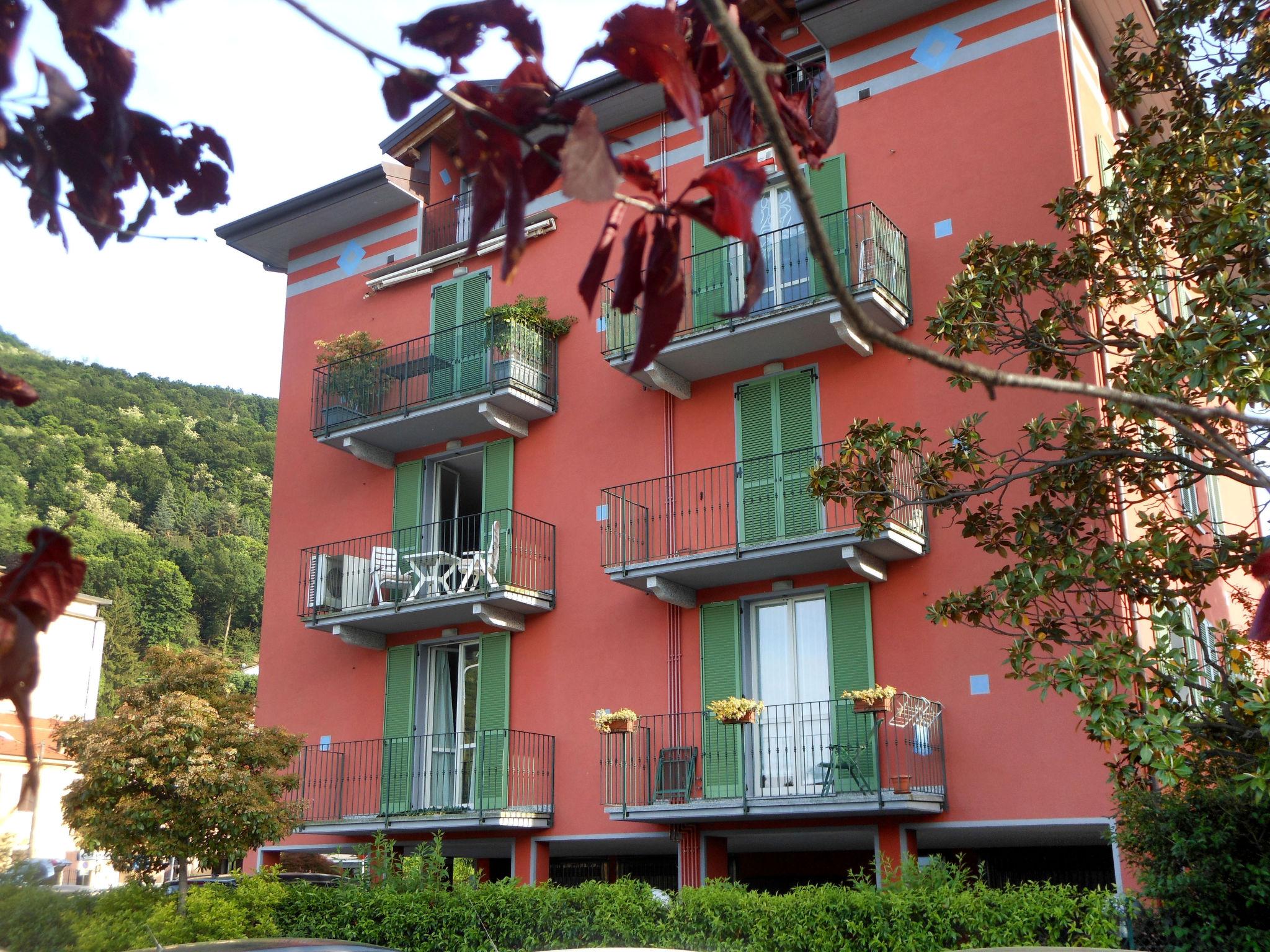 Foto 4 - Apartamento de 2 quartos em Porto Ceresio com vista para a montanha