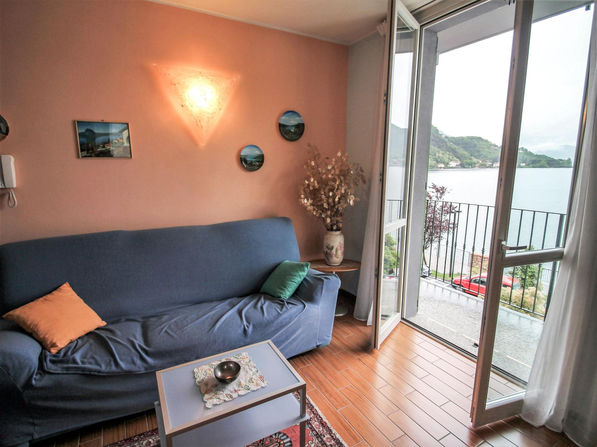 Foto 6 - Apartment mit 2 Schlafzimmern in Porto Ceresio mit blick auf die berge