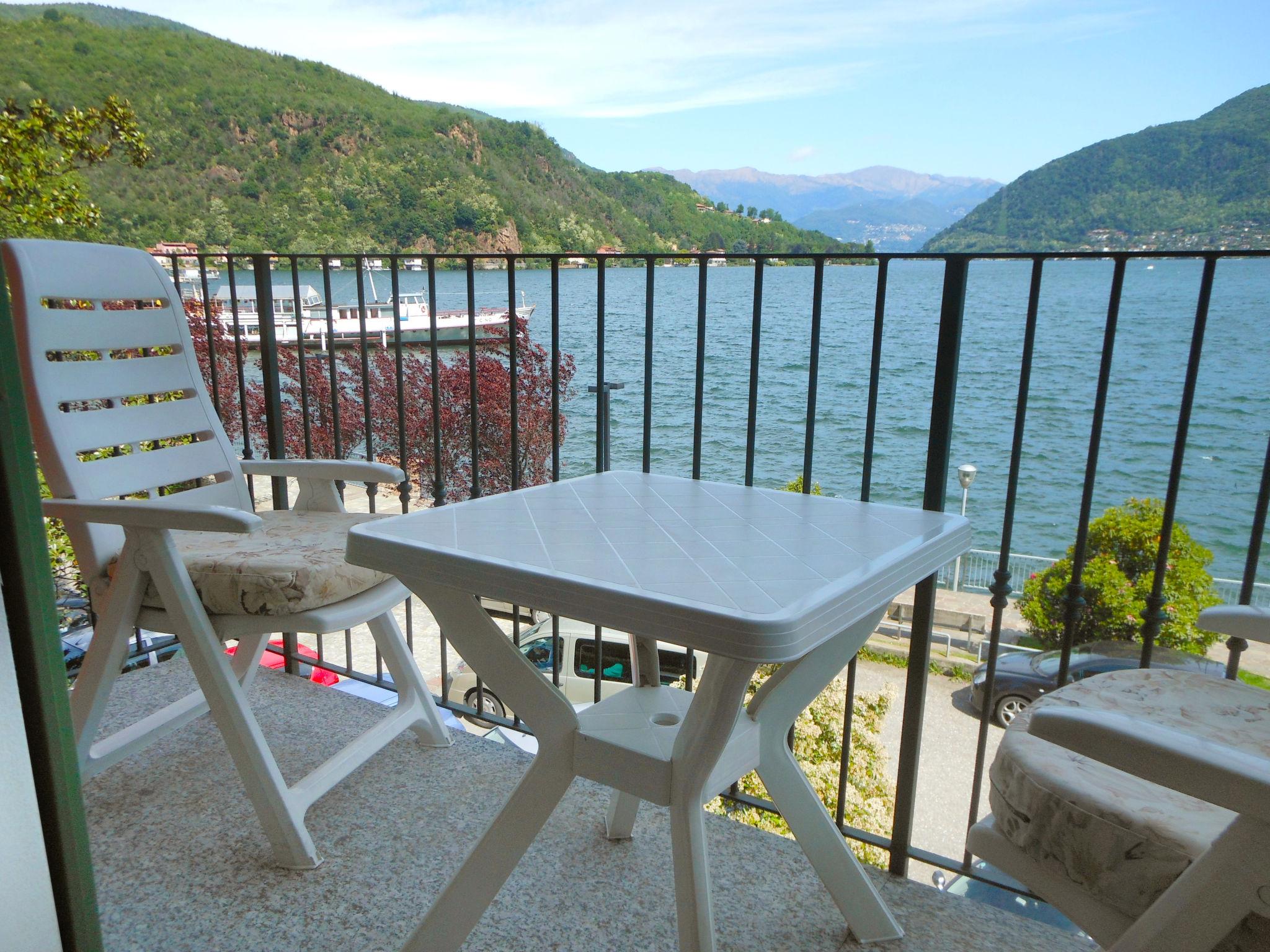 Foto 5 - Apartment mit 2 Schlafzimmern in Porto Ceresio mit blick auf die berge