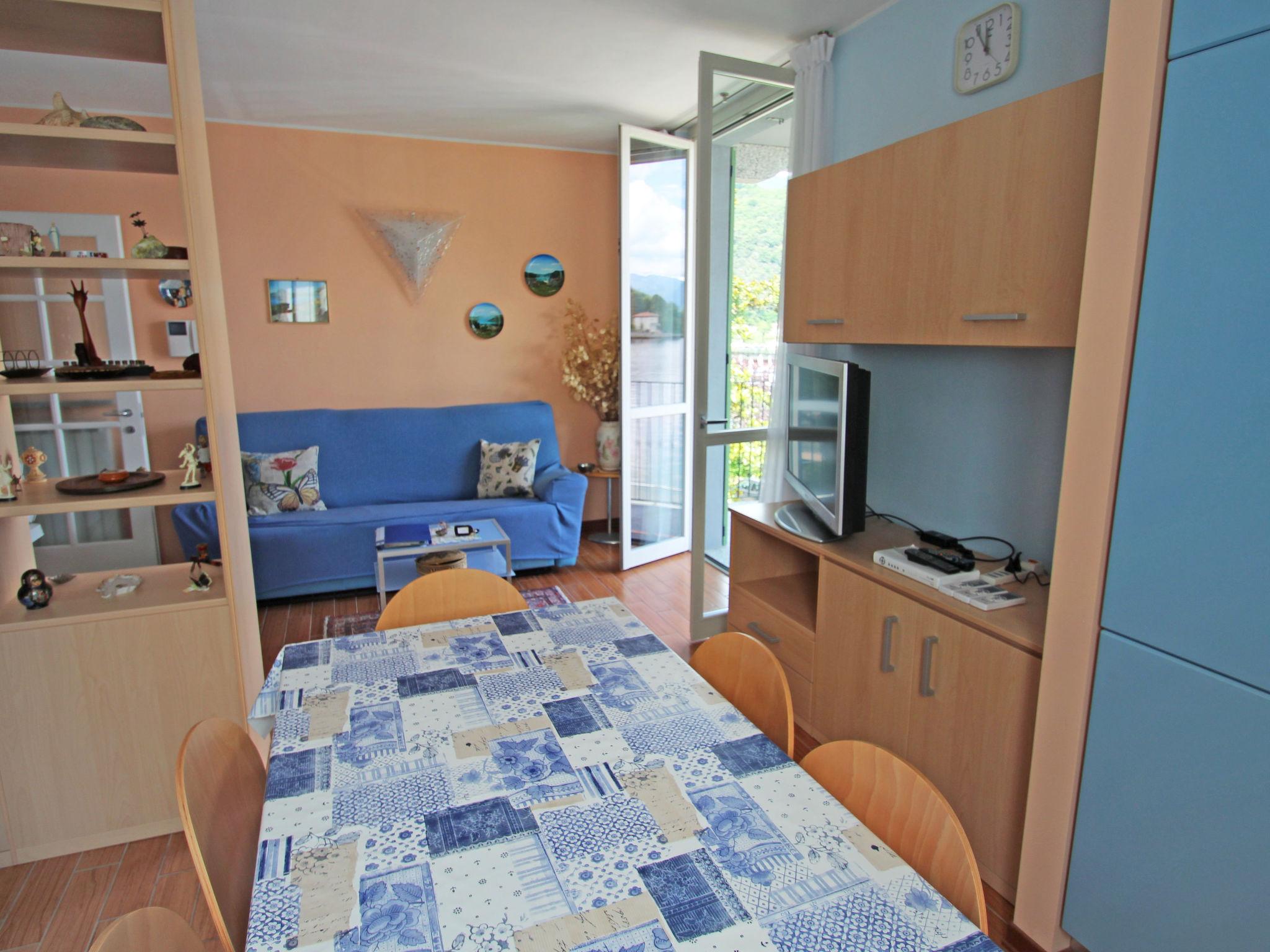 Photo 9 - Appartement de 2 chambres à Porto Ceresio avec vues sur la montagne