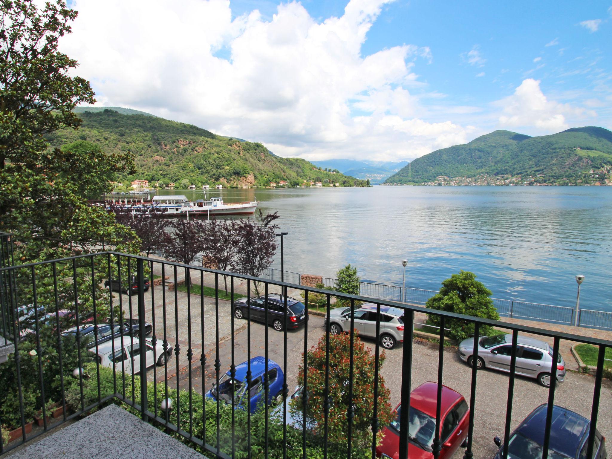 Foto 3 - Appartamento con 2 camere da letto a Porto Ceresio con vista sulle montagne