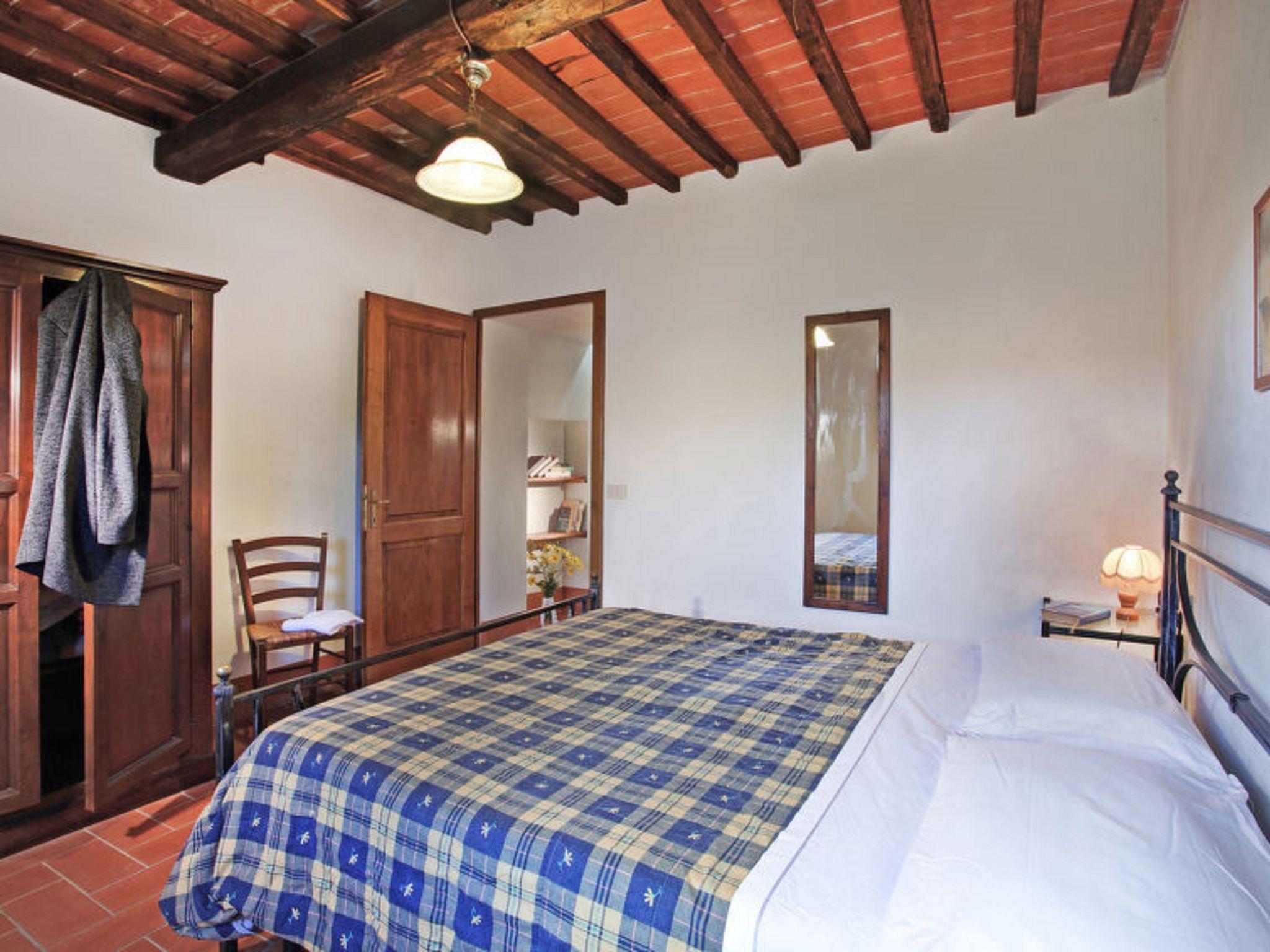 Photo 10 - 7 bedroom Apartment in Gaiole in Chianti with swimming pool and garden