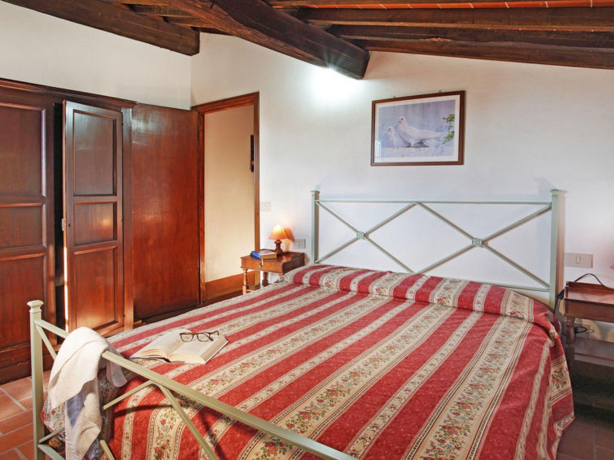 Photo 11 - 7 bedroom Apartment in Gaiole in Chianti with swimming pool and garden