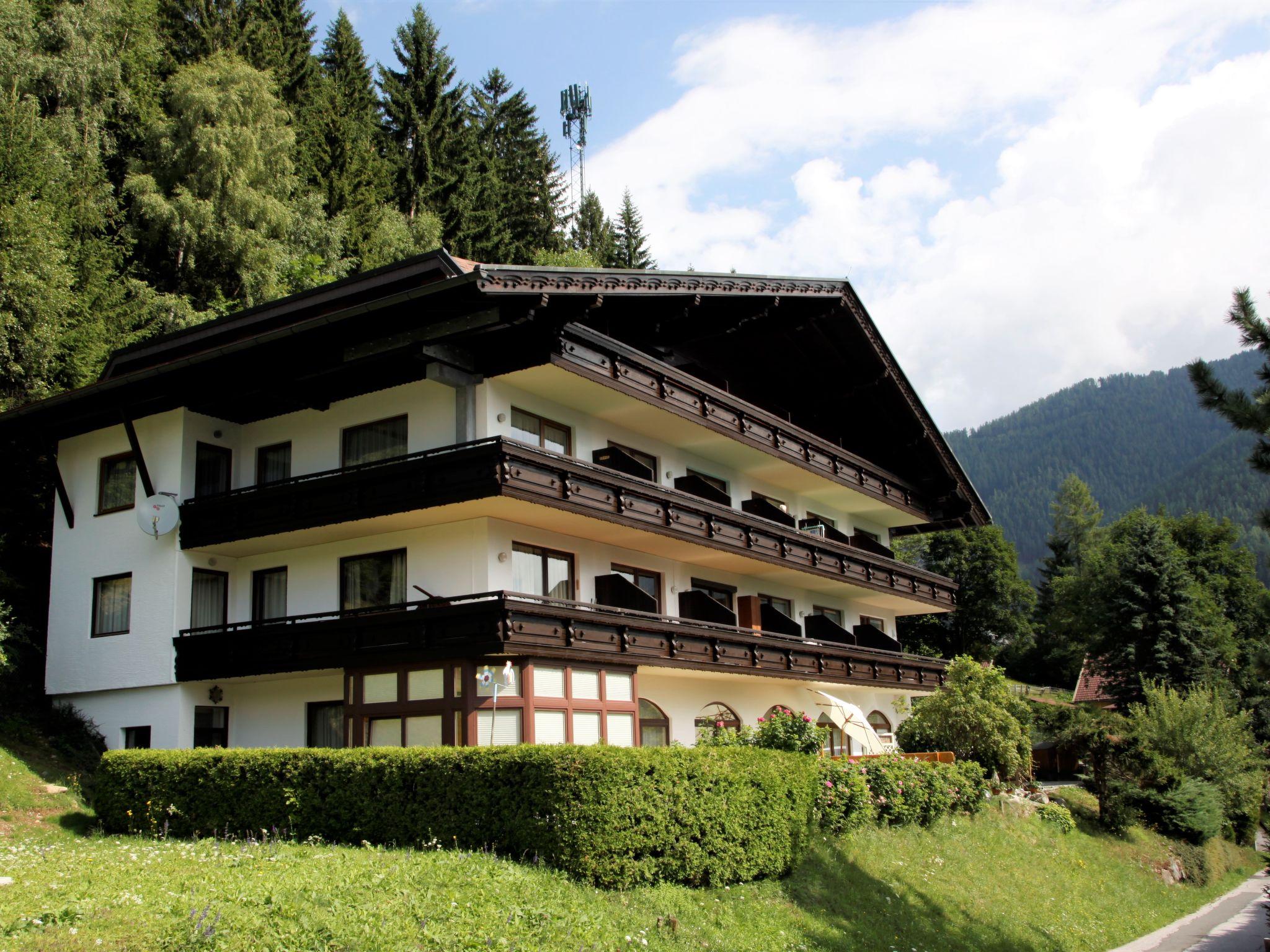 Foto 1 - Apartamento en Bad Kleinkirchheim con vistas a la montaña