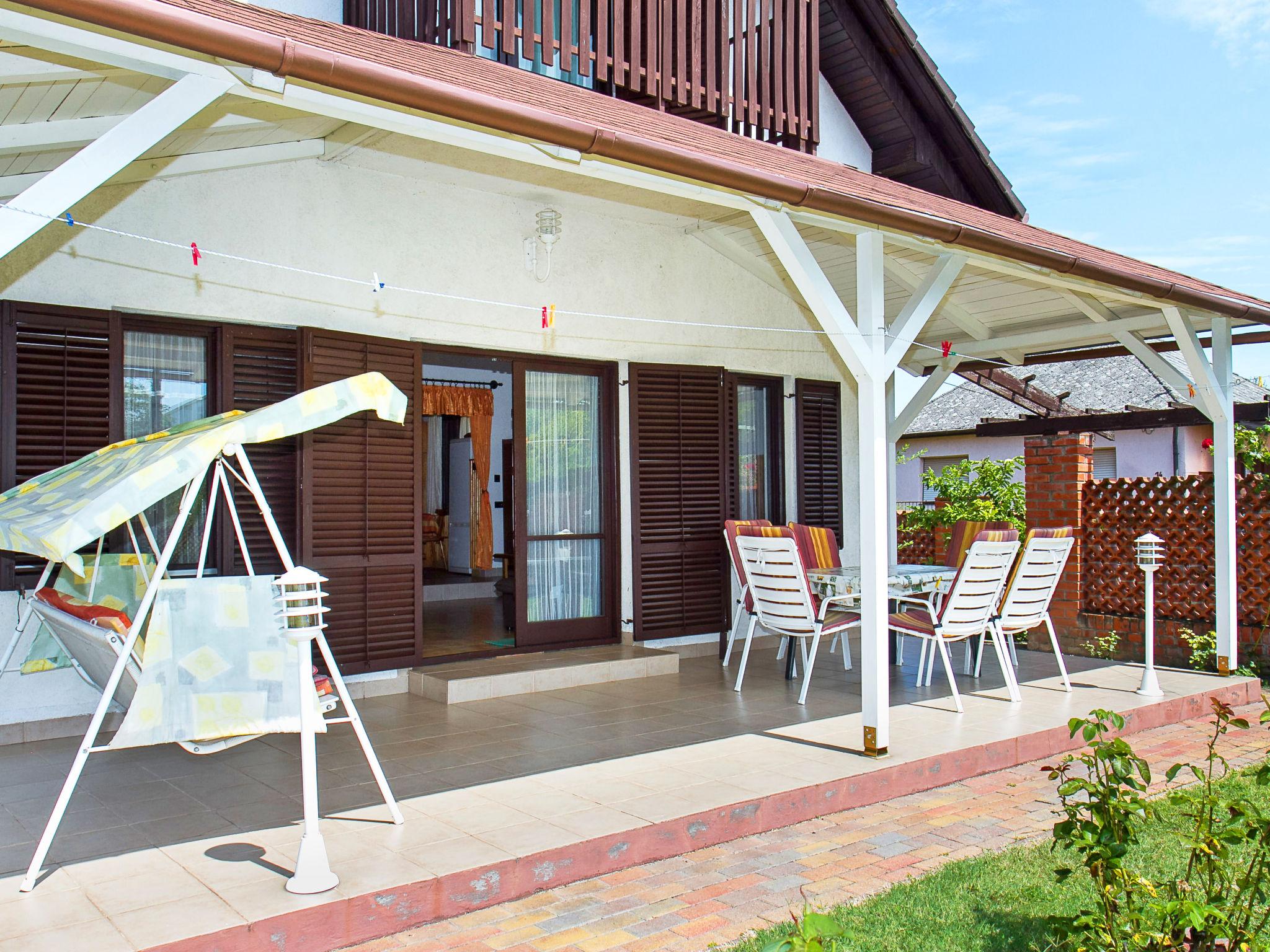 Photo 16 - Maison de 4 chambres à Balatonkeresztúr avec piscine privée et jardin