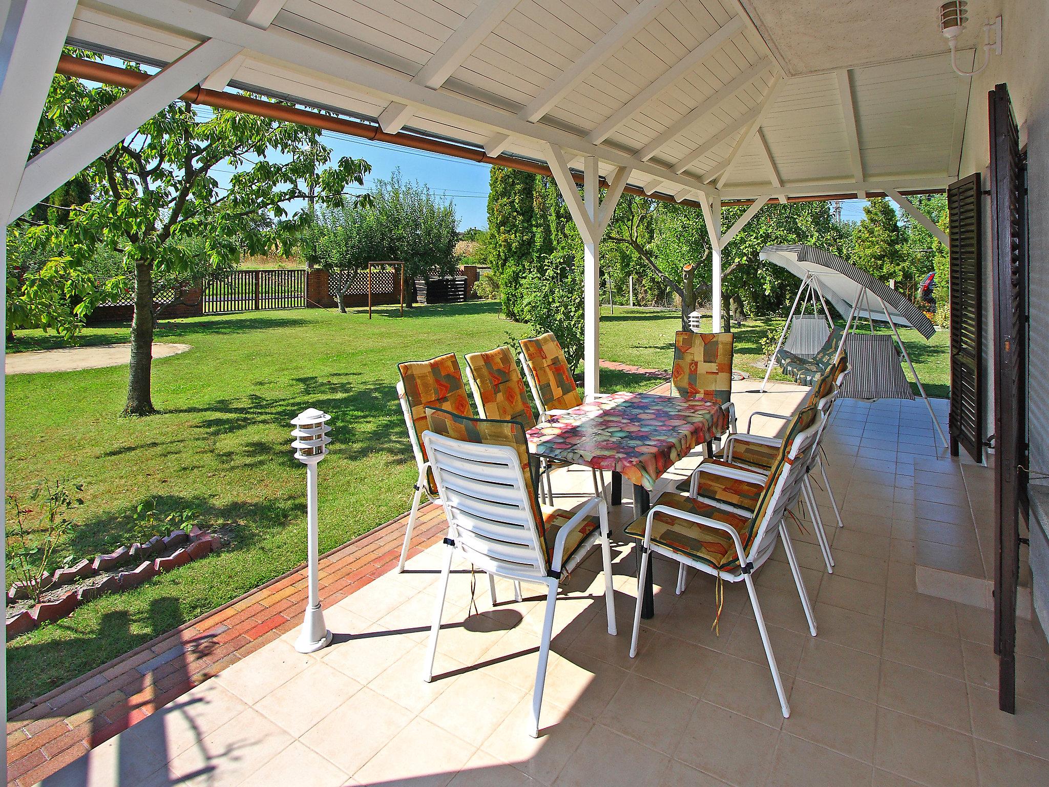 Photo 2 - Maison de 4 chambres à Balatonkeresztúr avec piscine privée et jardin