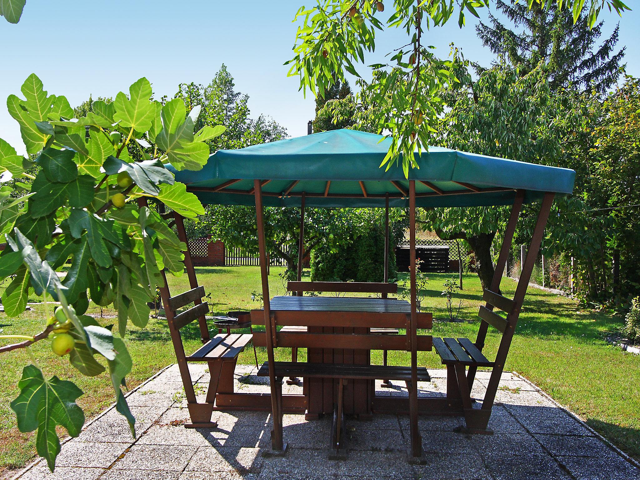 Foto 3 - Casa de 4 habitaciones en Balatonkeresztúr con piscina privada y jardín
