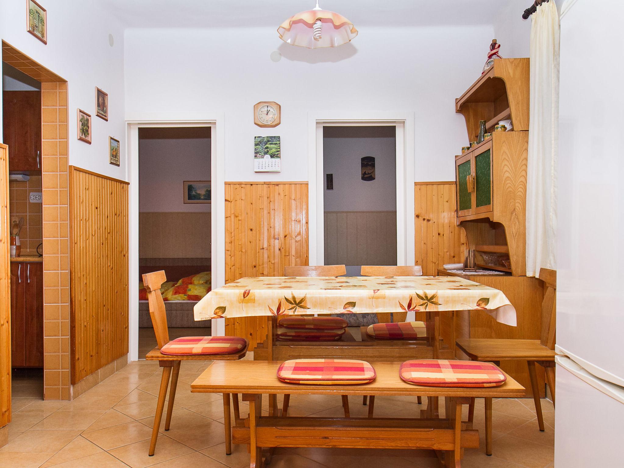 Photo 6 - 4 bedroom House in Balatonkeresztúr with private pool and garden