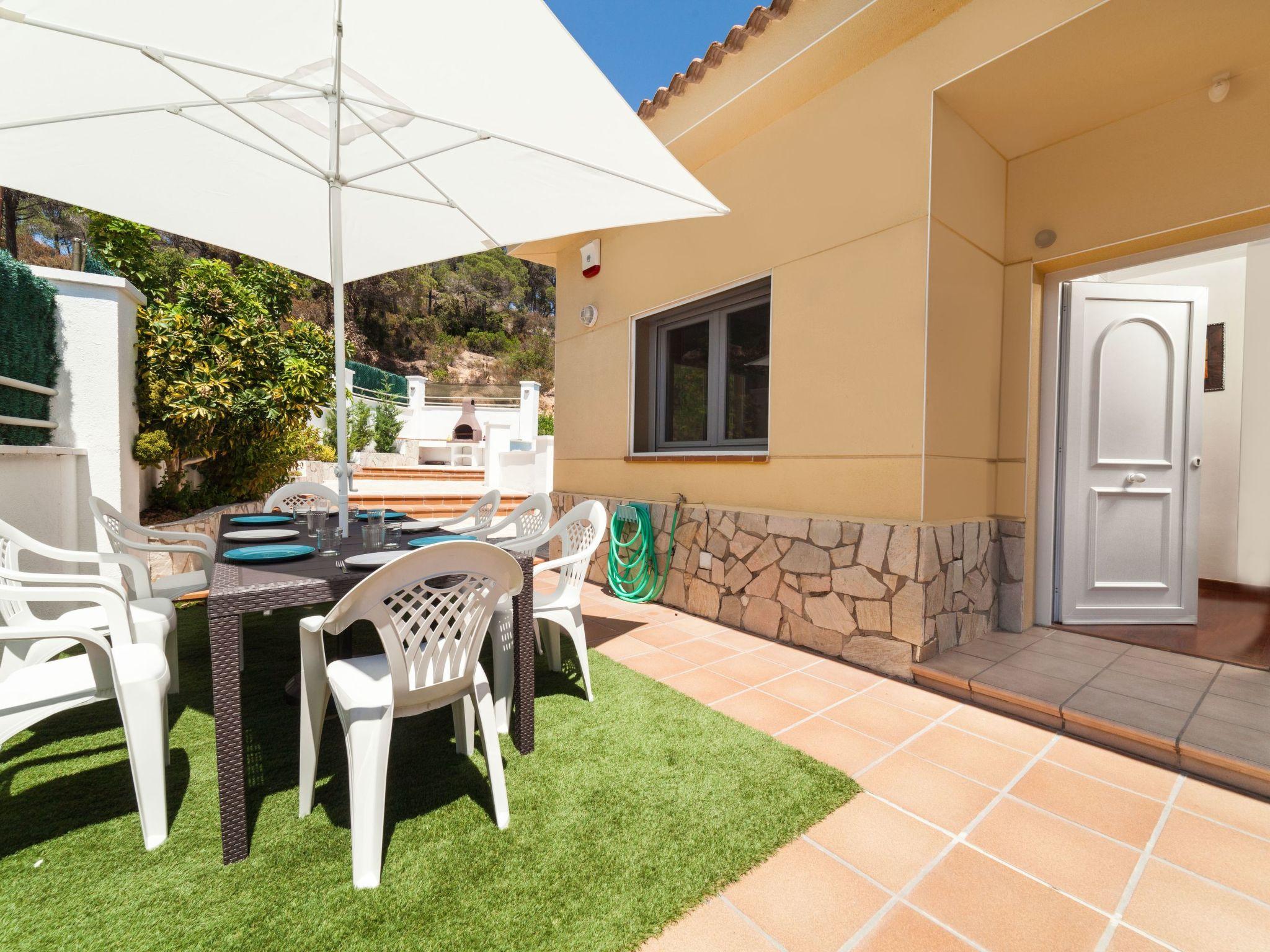 Photo 15 - 4 bedroom House in Lloret de Mar with private pool and sea view
