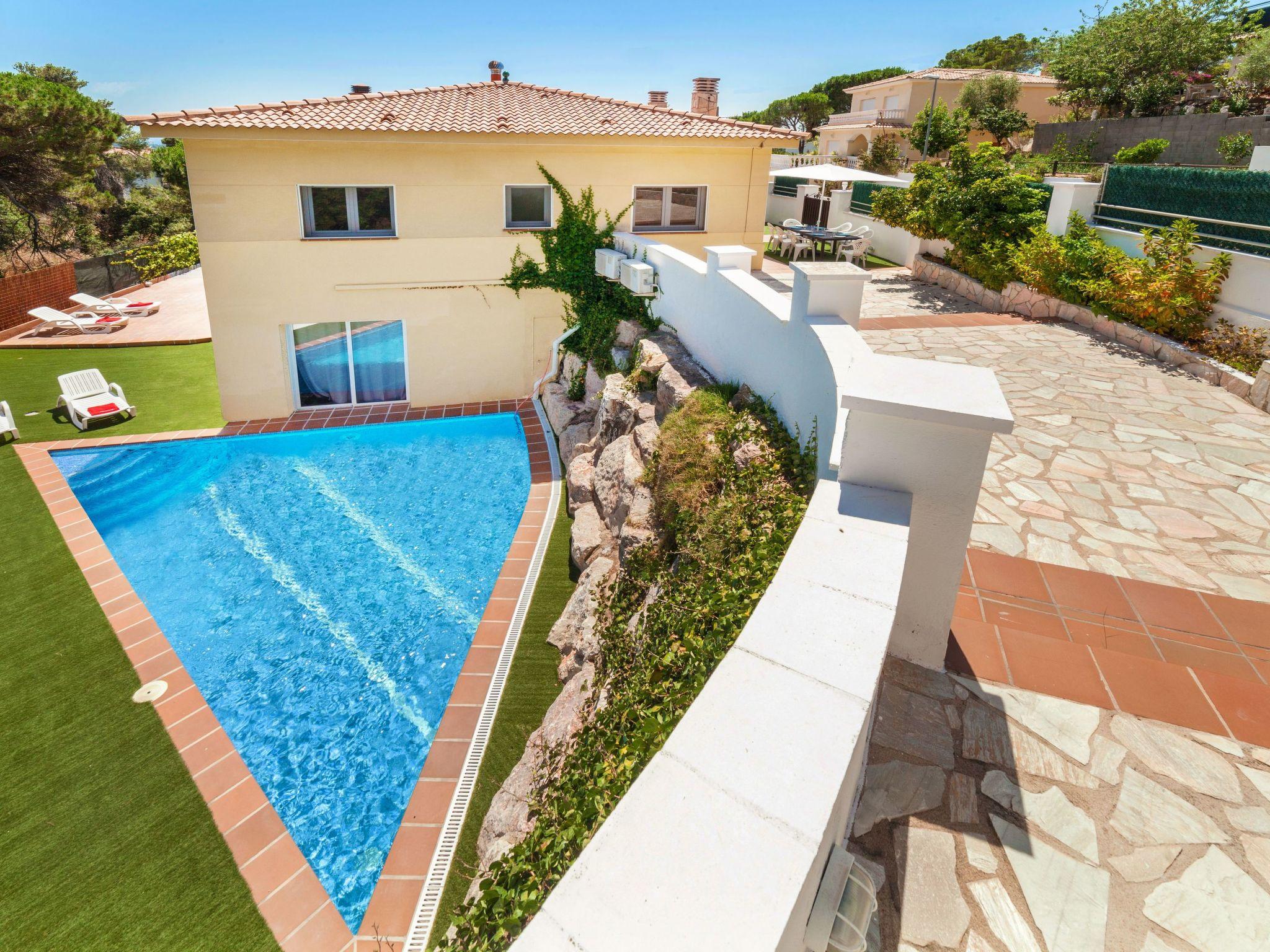 Foto 16 - Haus mit 4 Schlafzimmern in Lloret de Mar mit privater pool und blick aufs meer