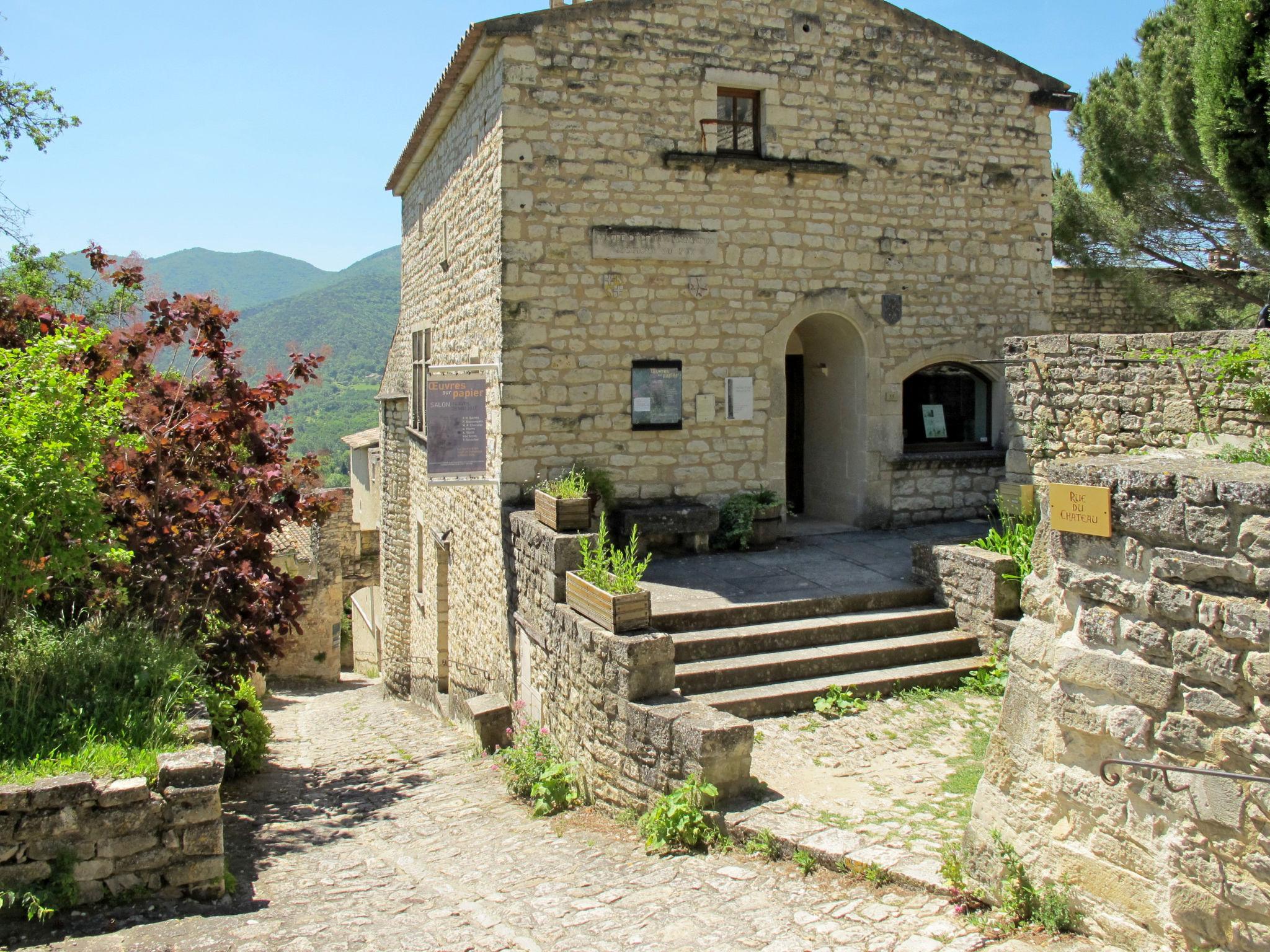 Foto 38 - Casa de 4 quartos em Le Poët-Laval com jardim e terraço