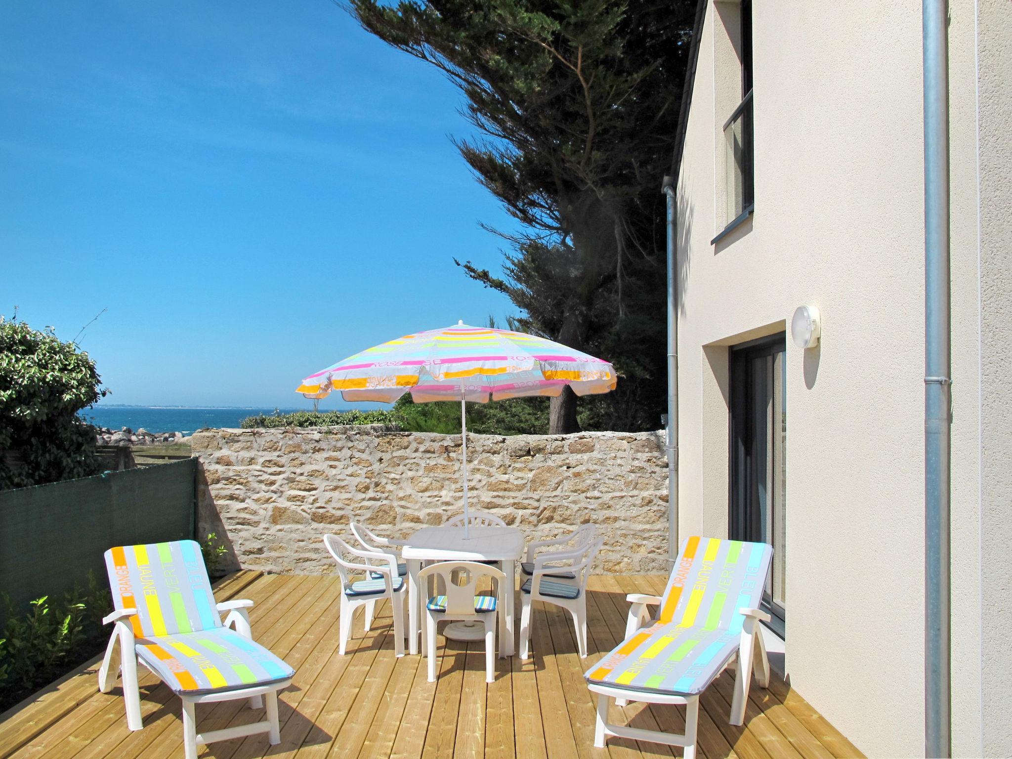 Photo 16 - 3 bedroom House in Plouescat with garden and sea view