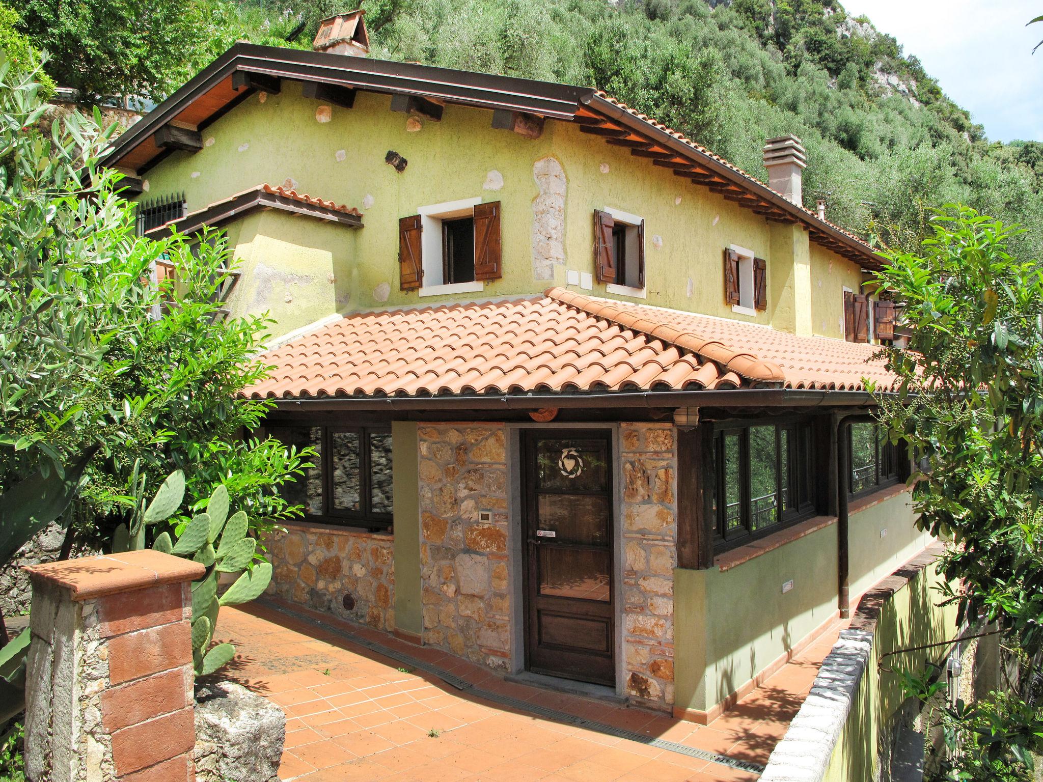 Foto 2 - Casa de 4 habitaciones en Camaiore con piscina privada y vistas al mar