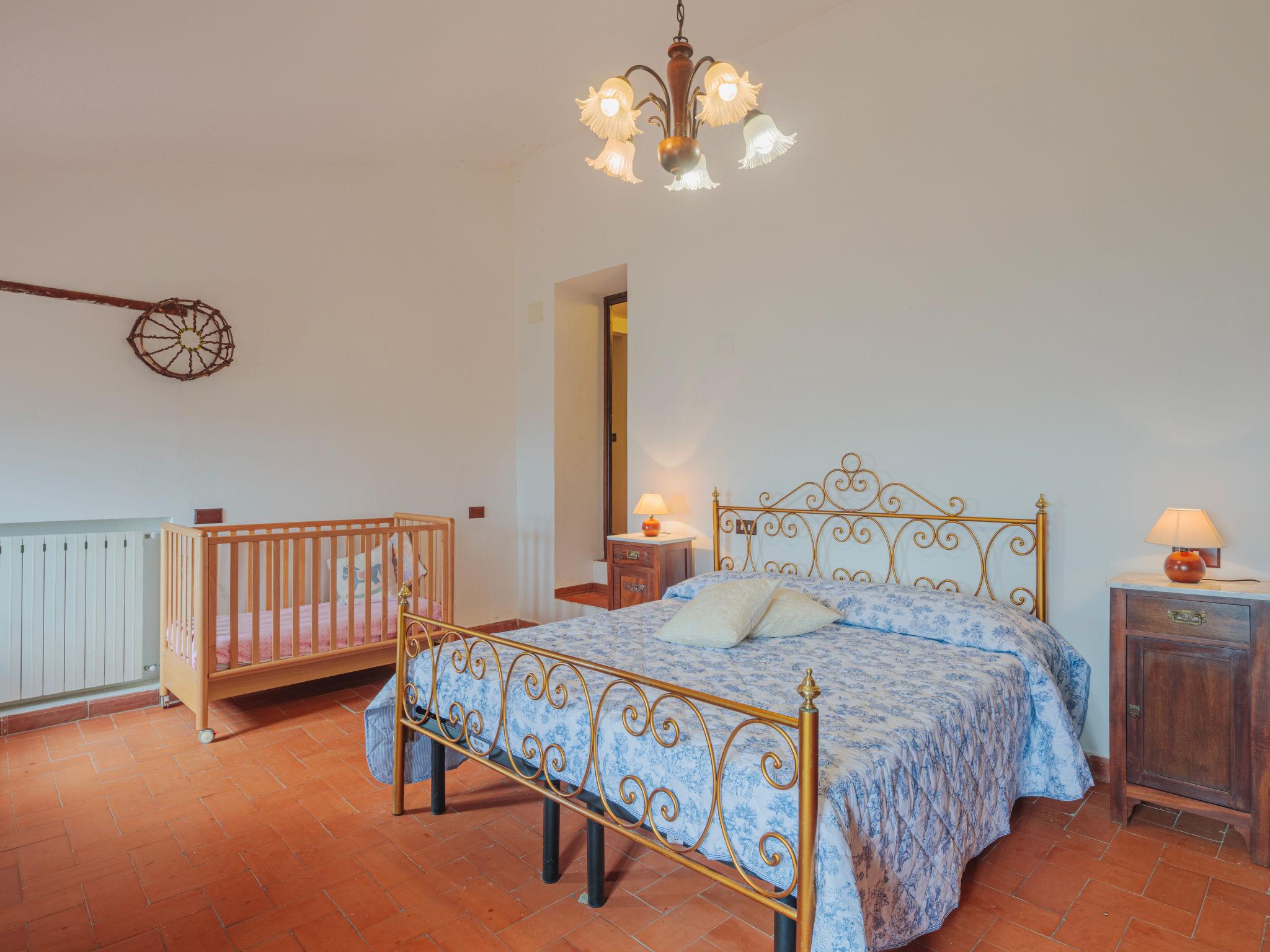 Photo 15 - 4 bedroom House in Camaiore with private pool and garden