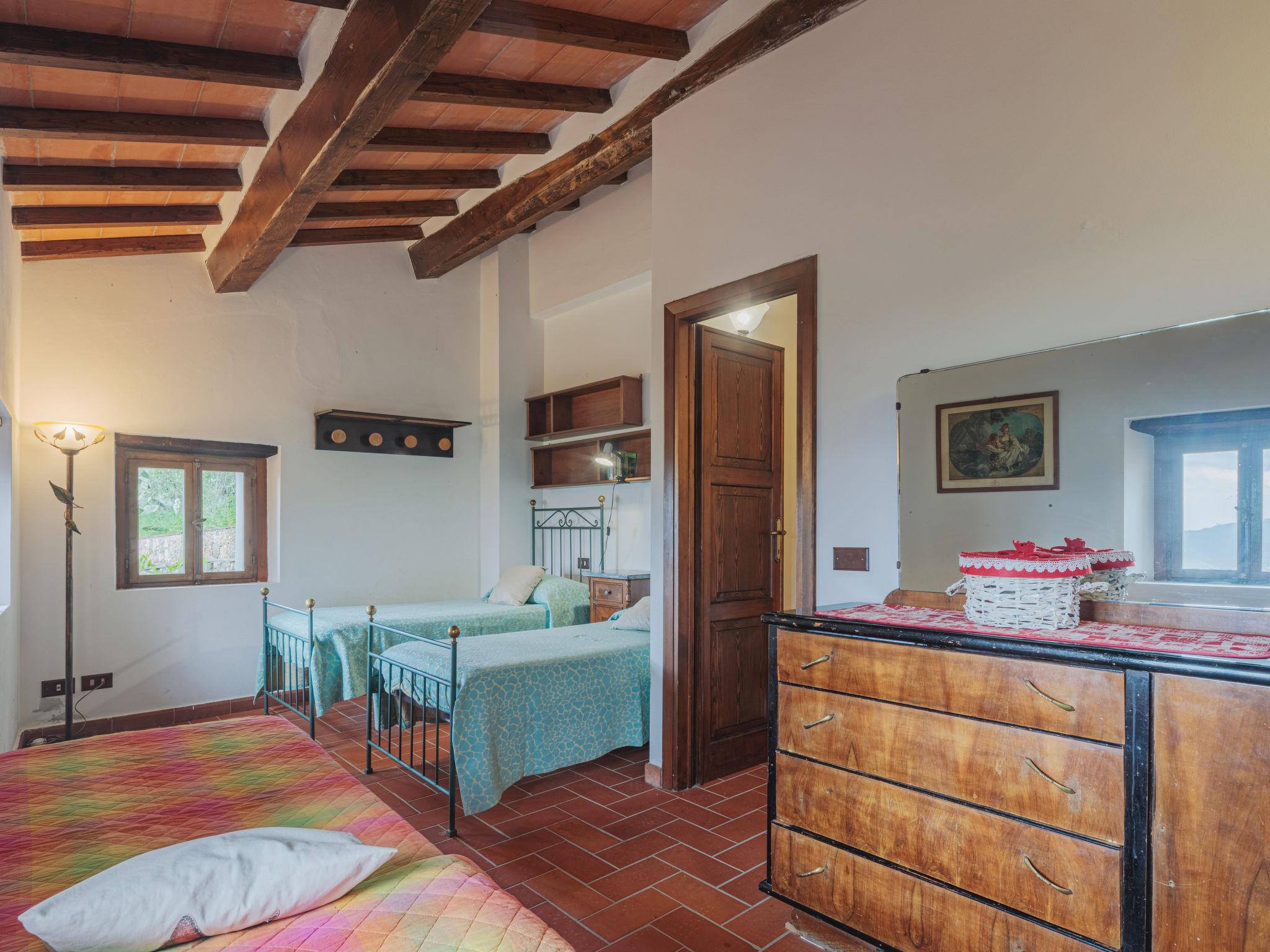 Foto 21 - Casa con 4 camere da letto a Camaiore con piscina privata e vista mare