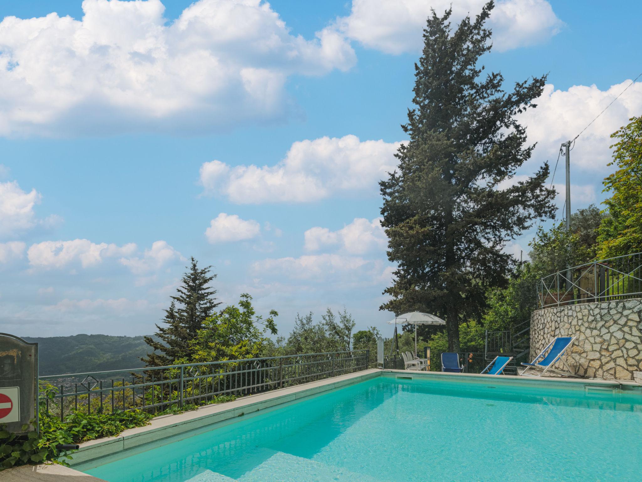 Photo 3 - Maison de 4 chambres à Camaiore avec piscine privée et jardin