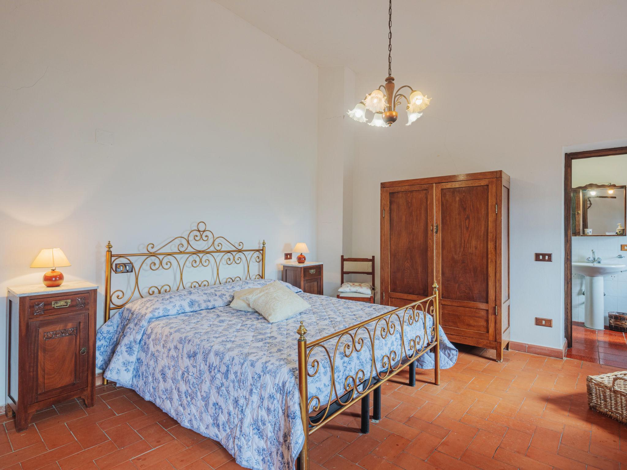 Photo 14 - 4 bedroom House in Camaiore with private pool and garden