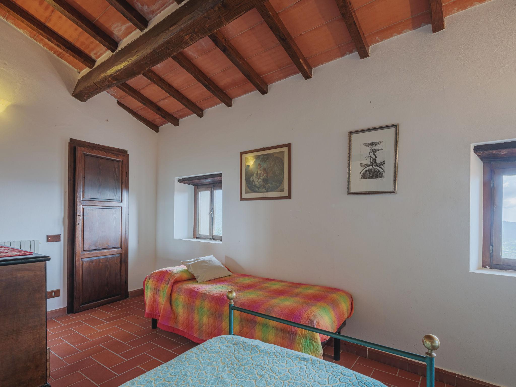 Foto 19 - Casa con 4 camere da letto a Camaiore con piscina privata e vista mare