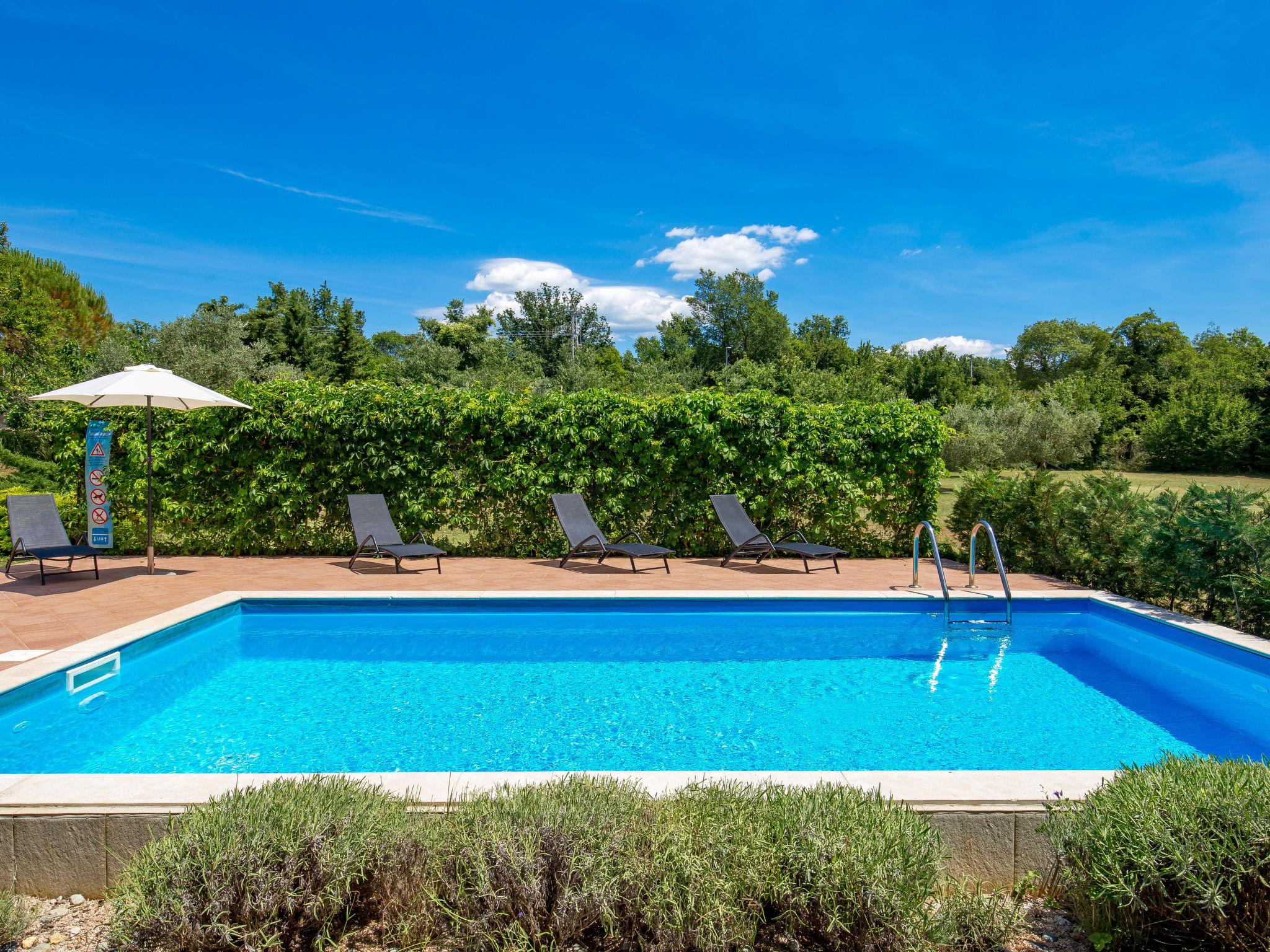 Photo 3 - Appartement de 2 chambres à Krk avec piscine et jardin