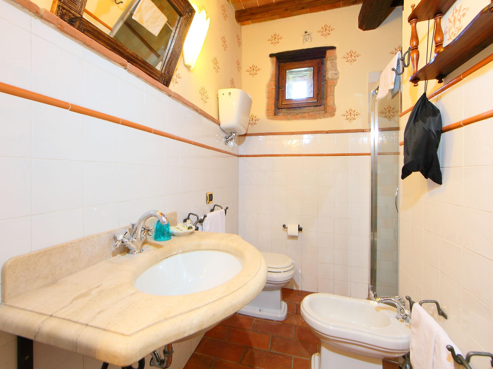 Foto 11 - Apartment mit 1 Schlafzimmer in Rapolano Terme mit schwimmbad
