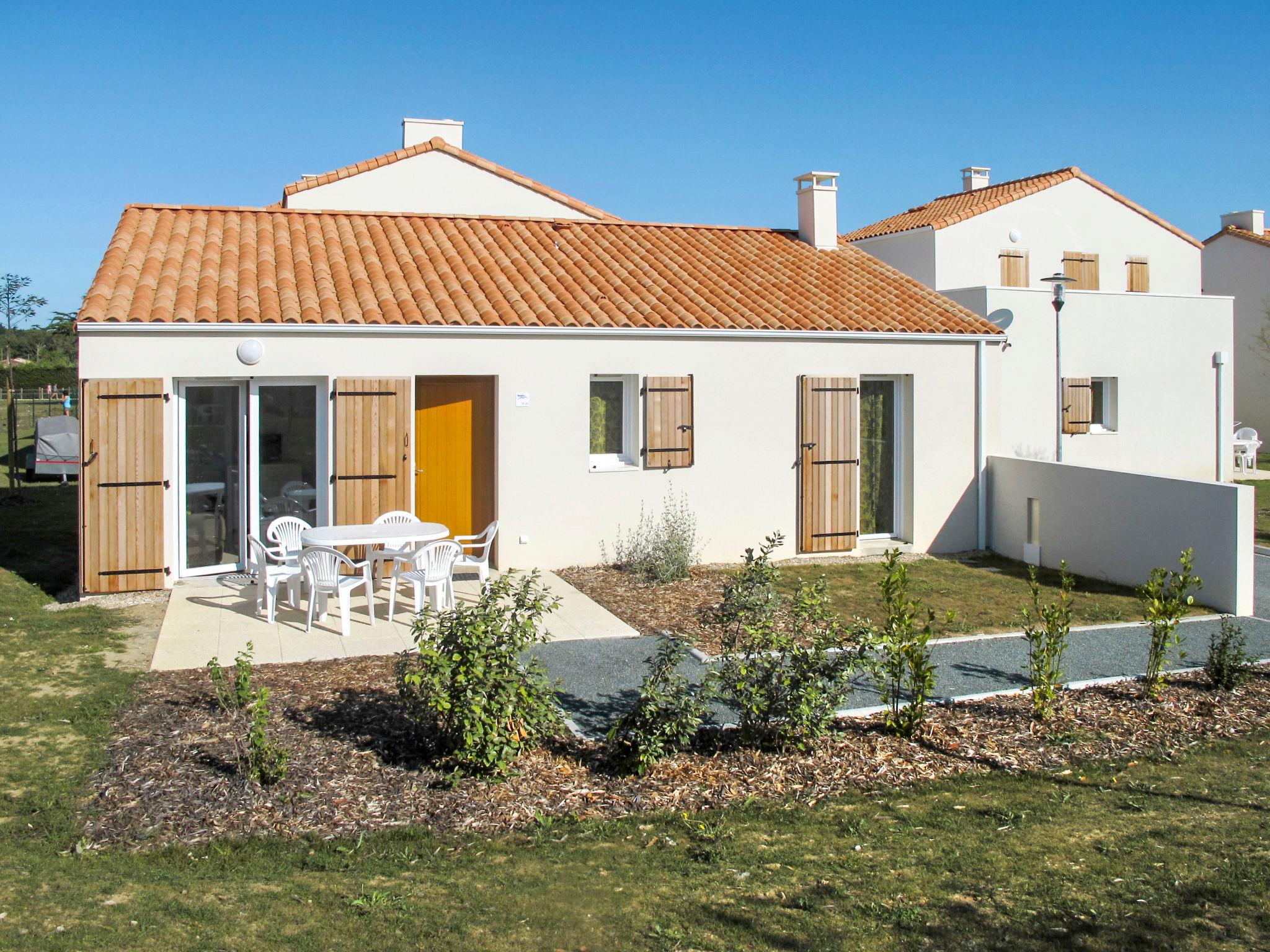 Foto 24 - Casa de 2 habitaciones en Les Sables-d'Olonne con piscina y vistas al mar