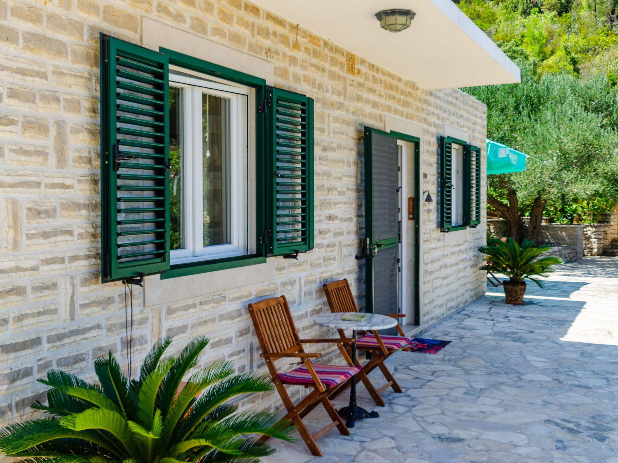 Photo 3 - Maison de 2 chambres à Korčula avec terrasse et vues à la mer