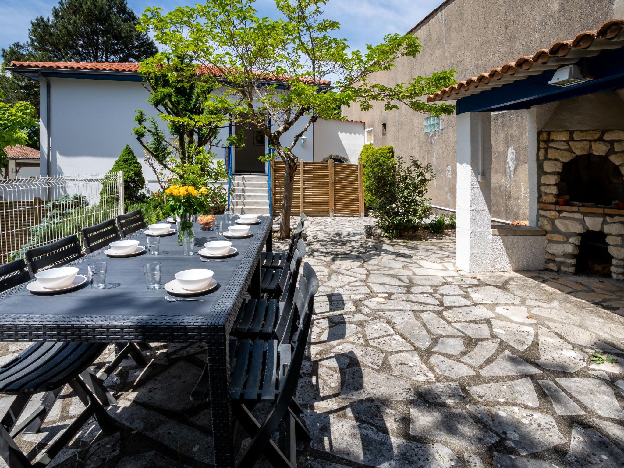 Photo 2 - Appartement de 4 chambres à Saint-Palais-sur-Mer avec terrasse et vues à la mer