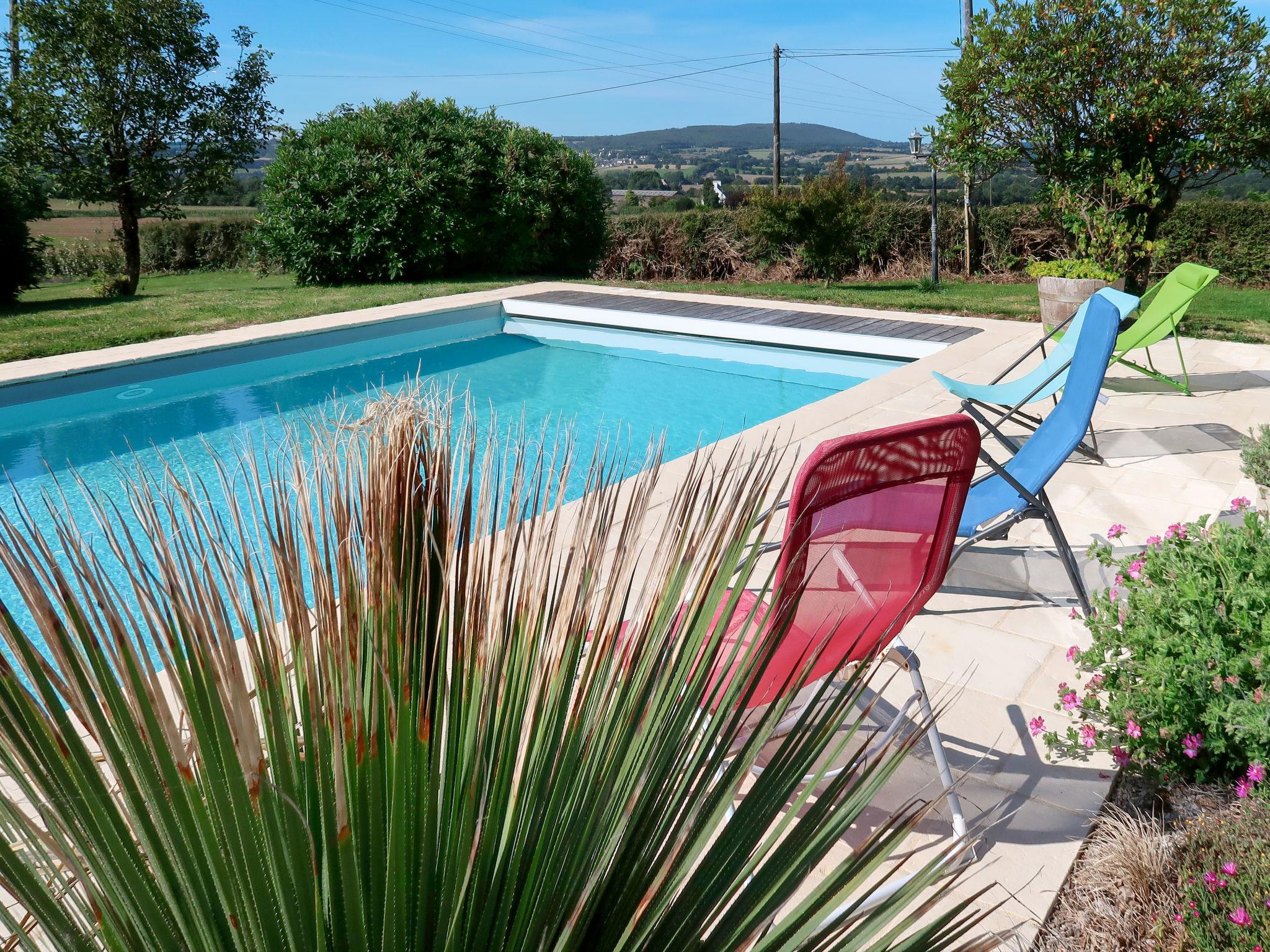 Foto 15 - Casa de 3 quartos em Cast com piscina privada e jardim