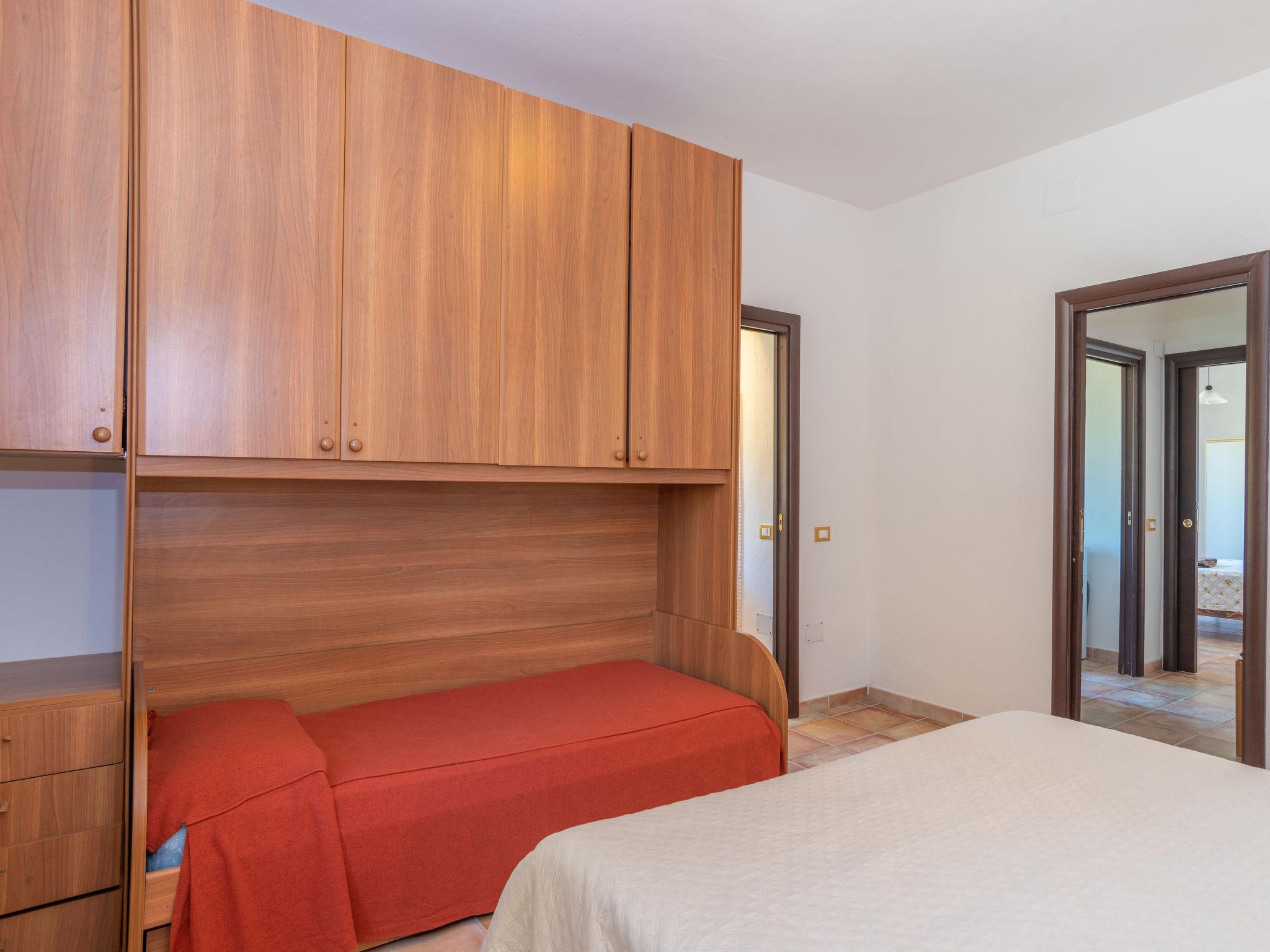 Photo 10 - Appartement de 4 chambres à Valledoria avec jardin et vues à la mer