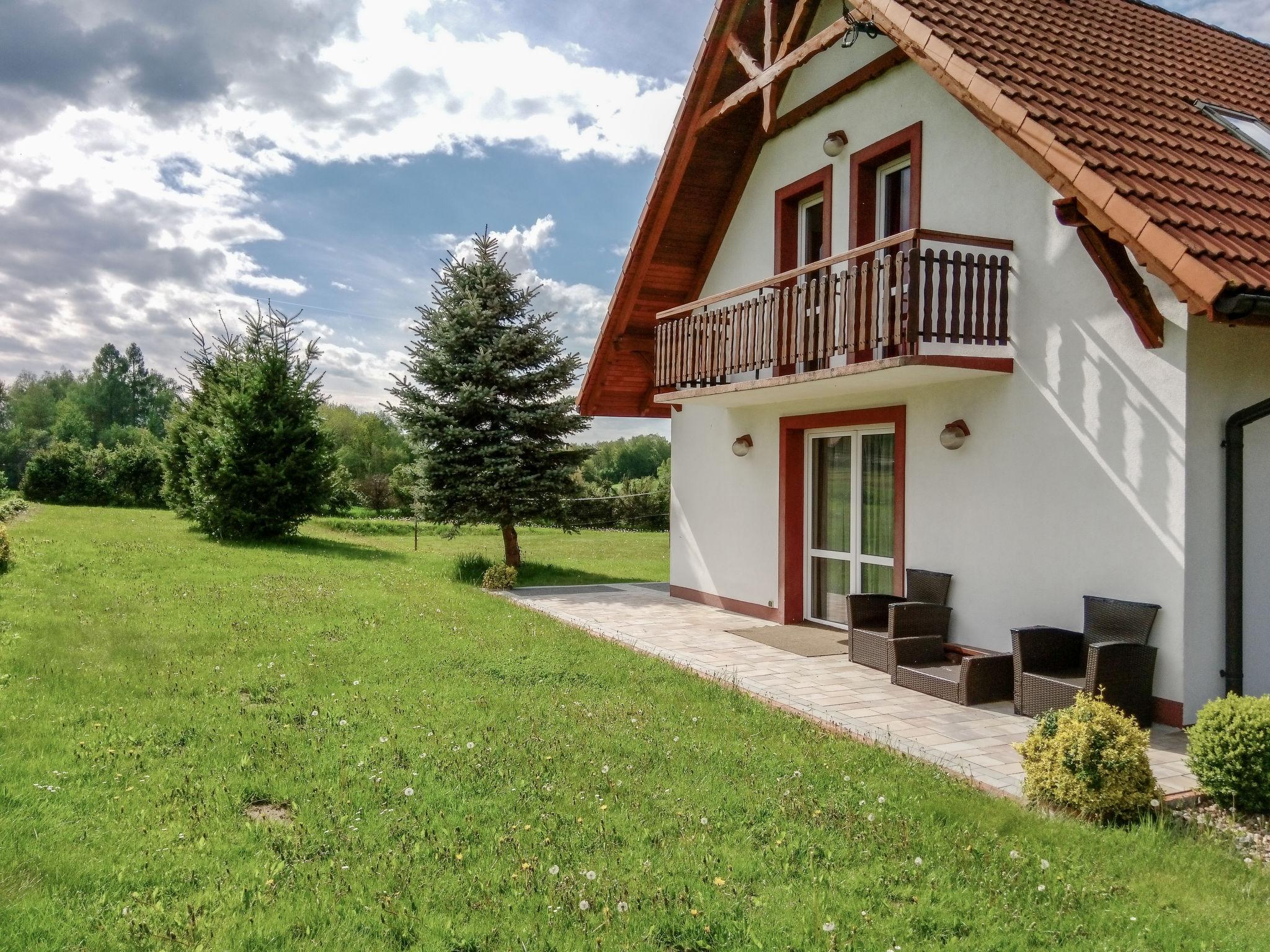 Foto 1 - Haus mit 3 Schlafzimmern in Tomice mit garten und blick auf die berge