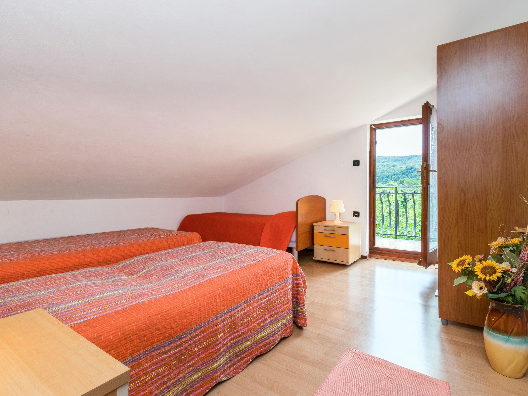 Foto 37 - Casa con 5 camere da letto a Pićan con piscina privata e terrazza