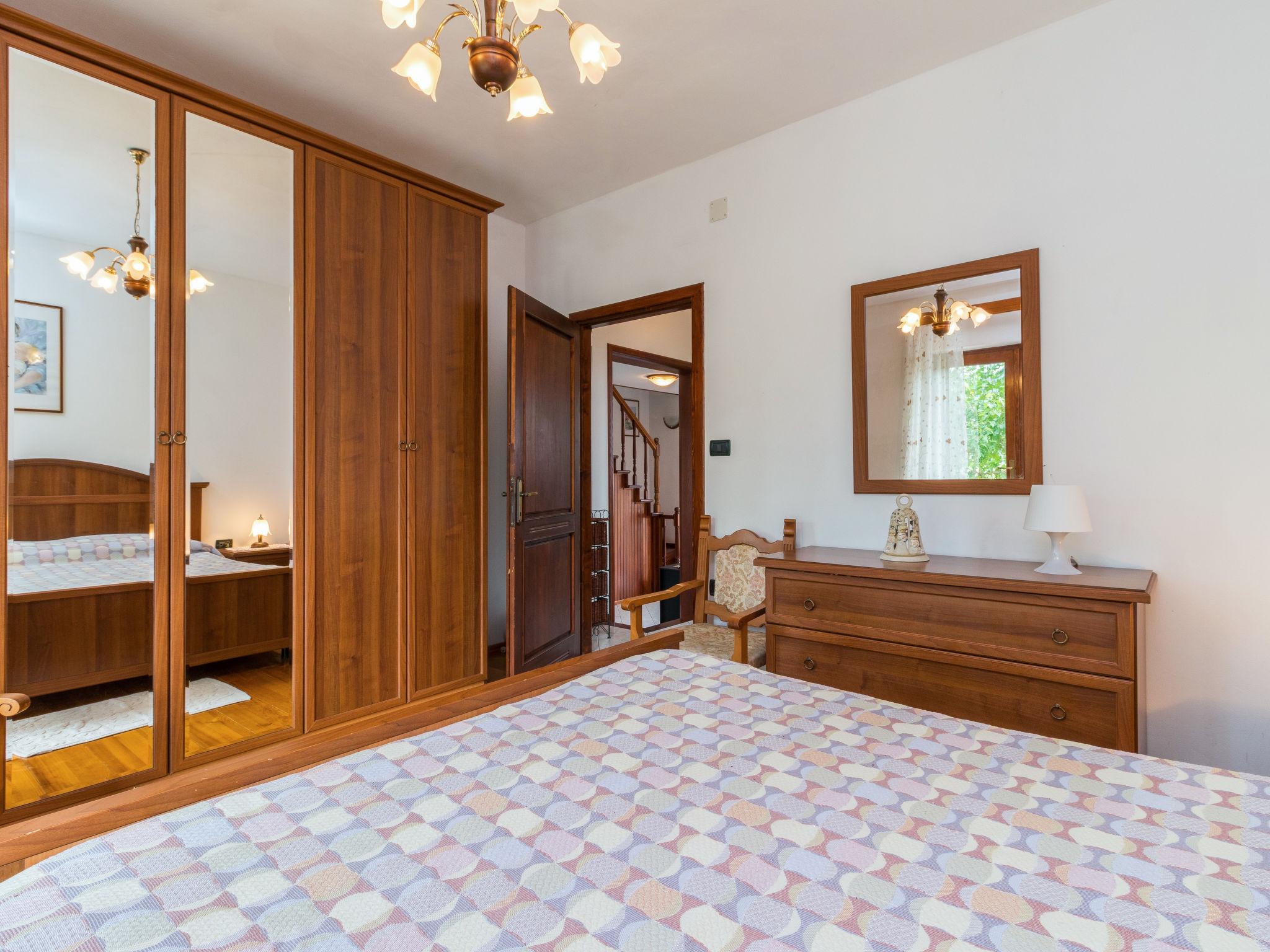 Foto 28 - Casa con 5 camere da letto a Pićan con piscina privata e terrazza
