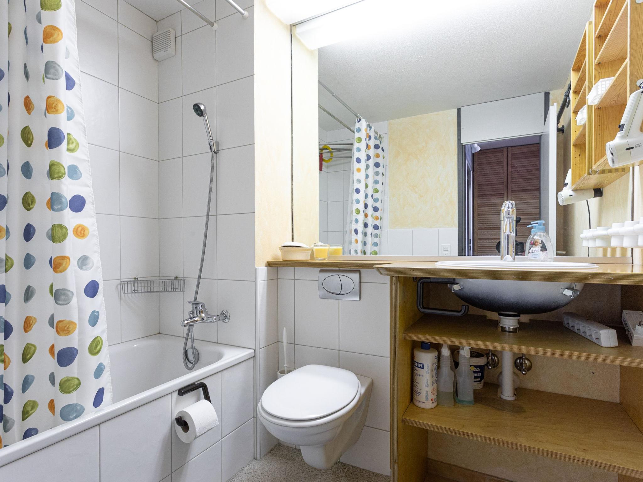 Foto 4 - Apartamento de 3 quartos em Disentis/Mustér com piscina e jardim