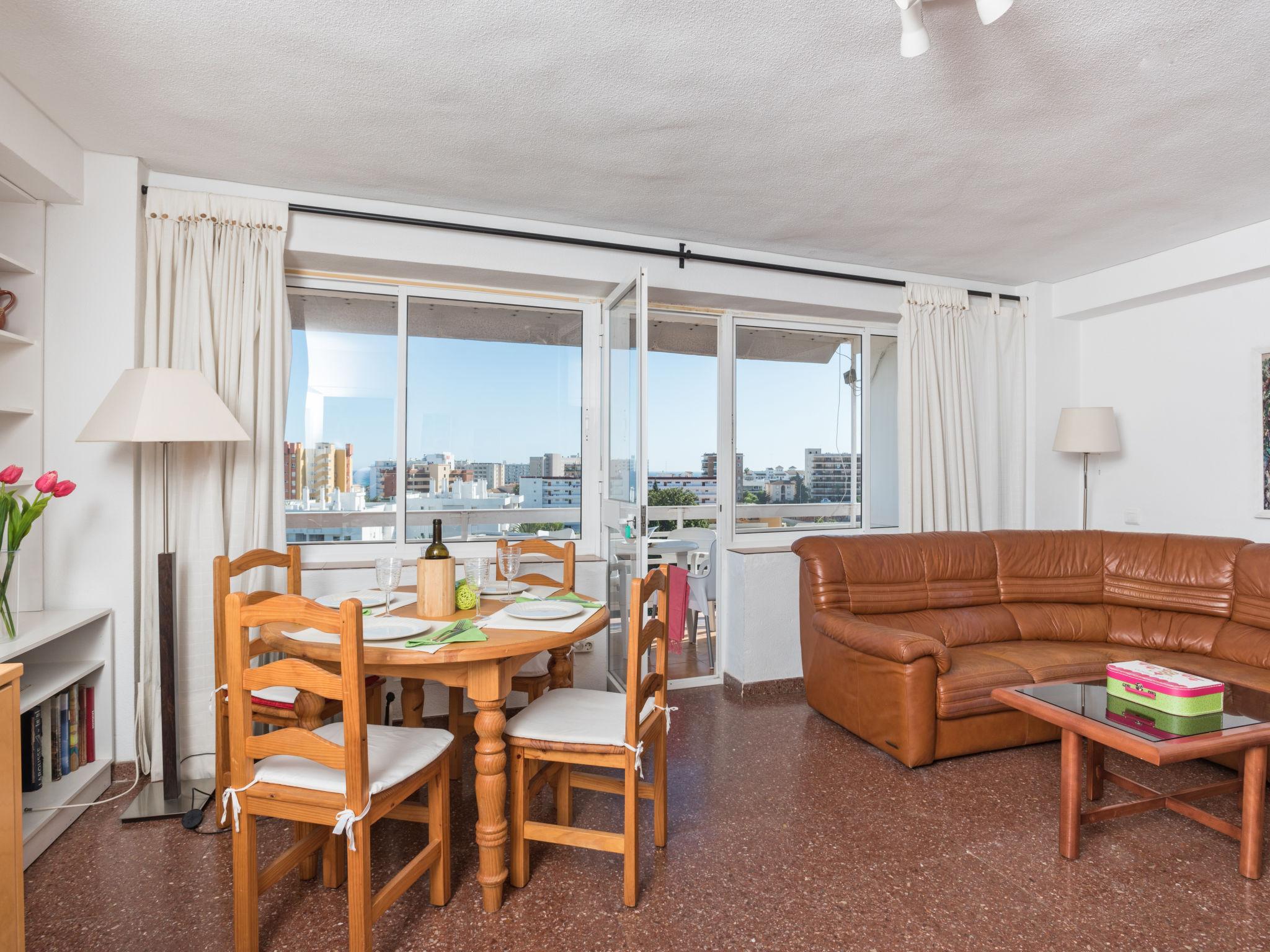 Foto 7 - Apartamento de 2 quartos em Torremolinos com jardim e vistas do mar