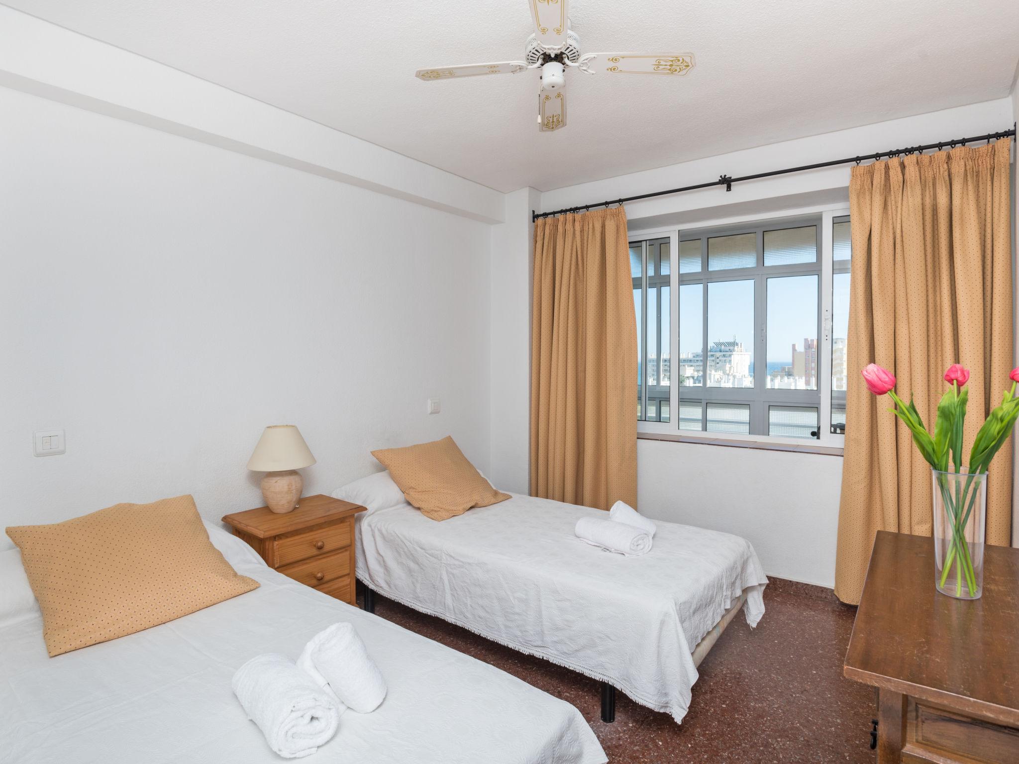 Foto 4 - Apartamento de 2 quartos em Torremolinos com jardim e vistas do mar