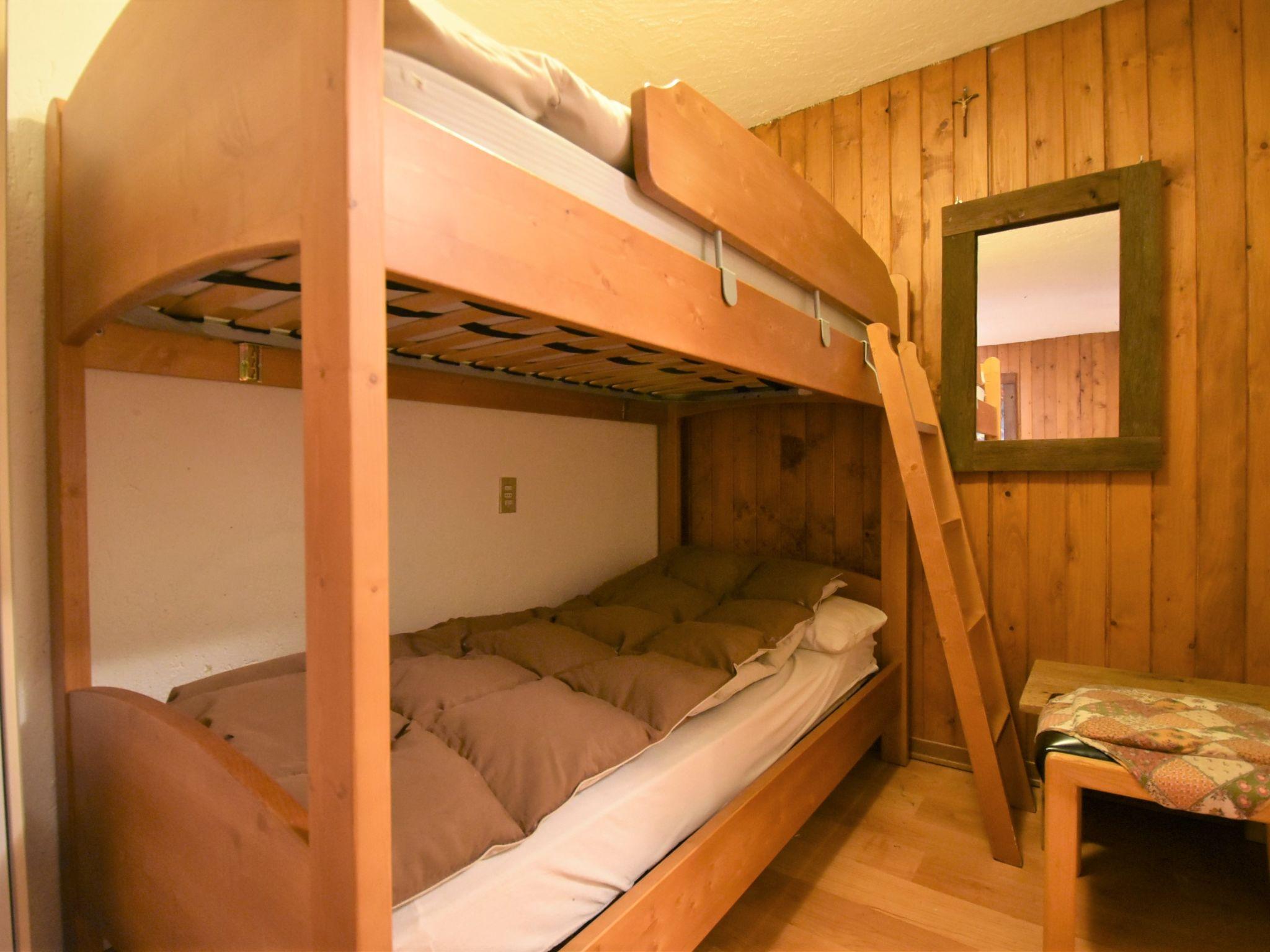 Foto 11 - Apartment mit 1 Schlafzimmer in Pinzolo mit garten und blick auf die berge