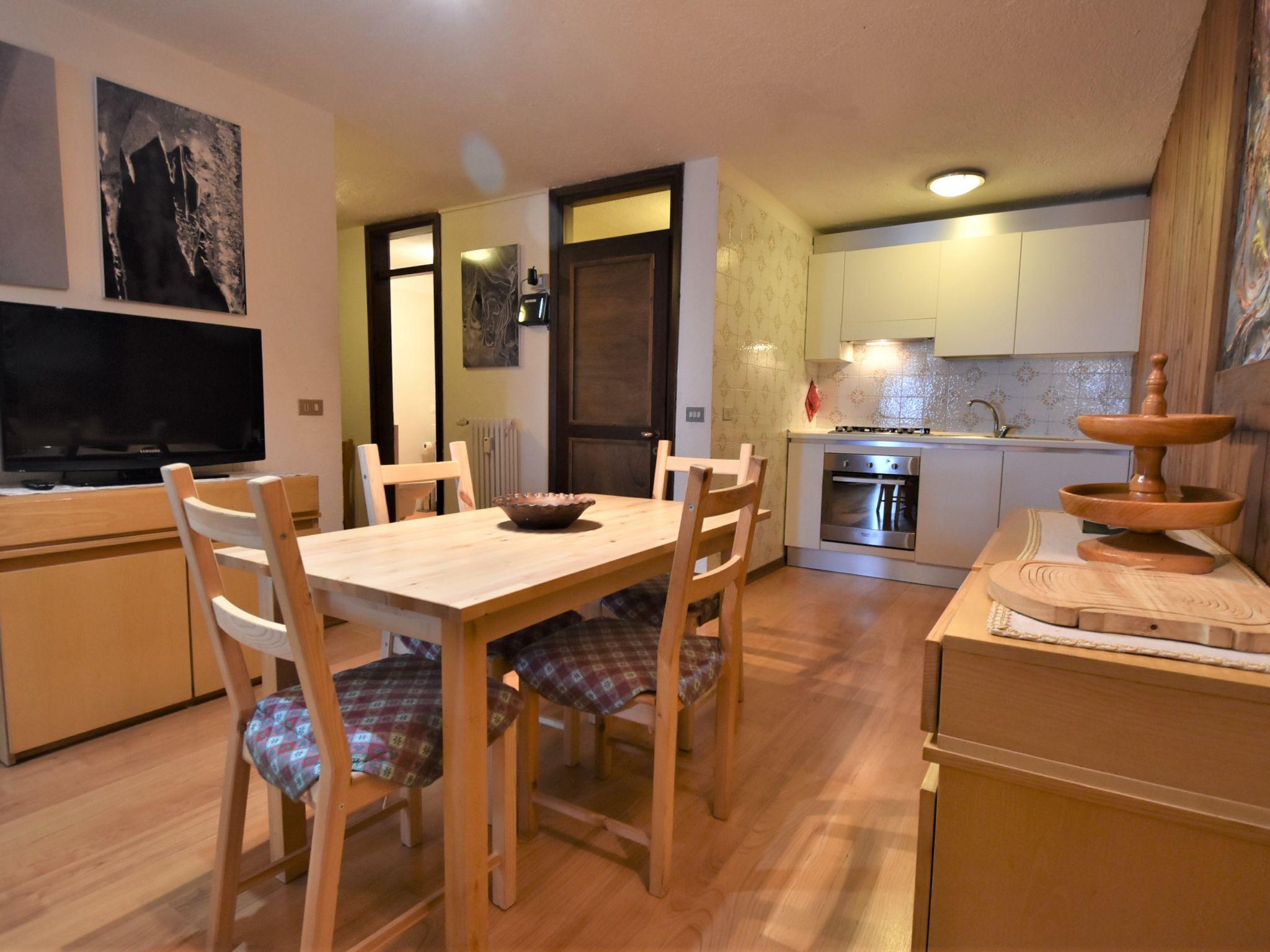 Photo 1 - 1 bedroom Apartment in Pinzolo with garden