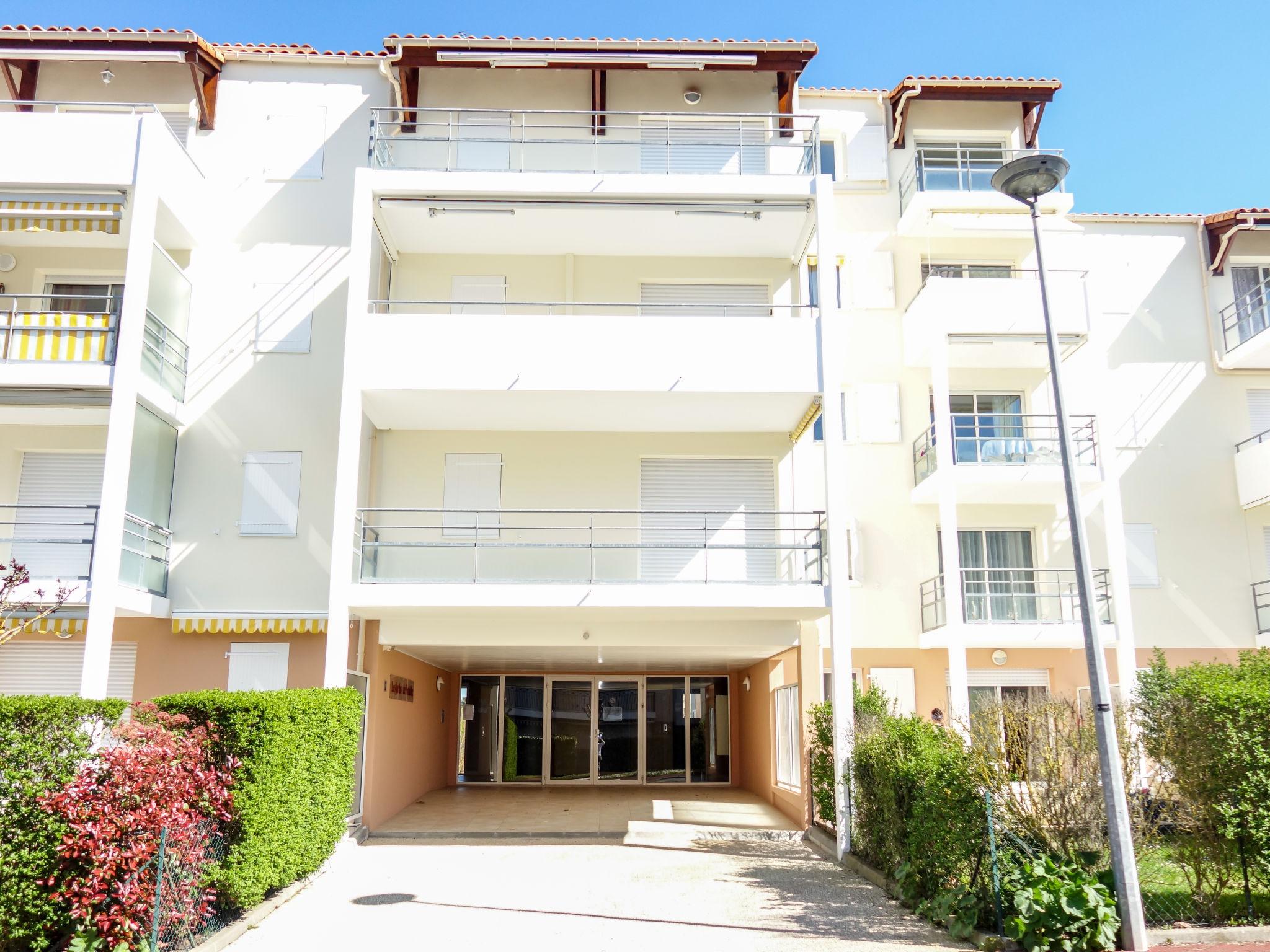 Photo 1 - Appartement de 2 chambres à Vaux-sur-Mer avec piscine privée et vues à la mer