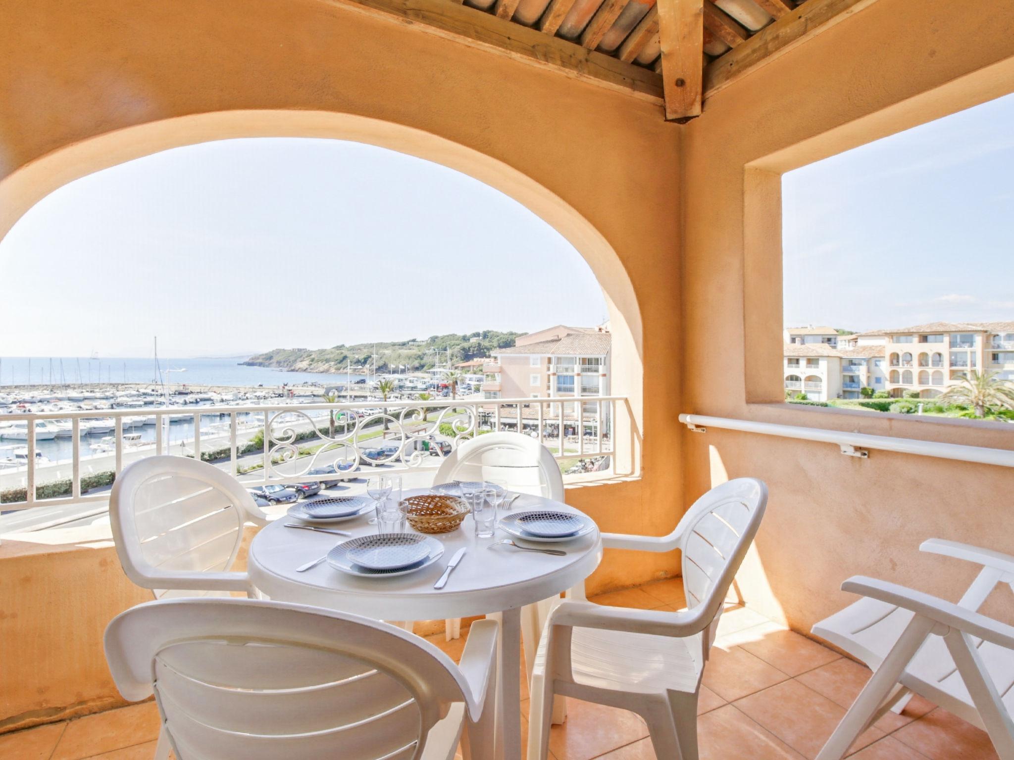 Photo 1 - Appartement de 2 chambres à Six-Fours-les-Plages avec piscine et terrasse