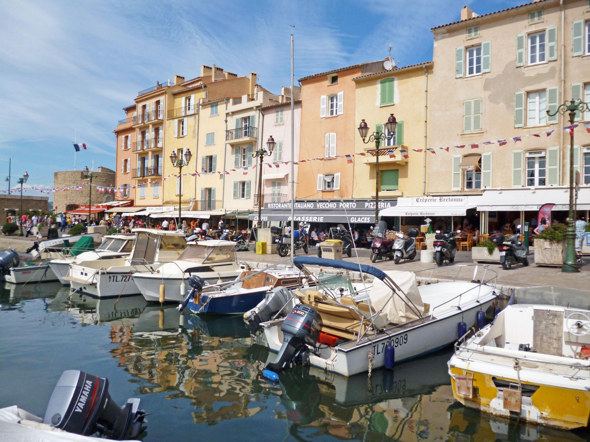 Photo 12 - 2 bedroom Apartment in Saint-Tropez with sea view