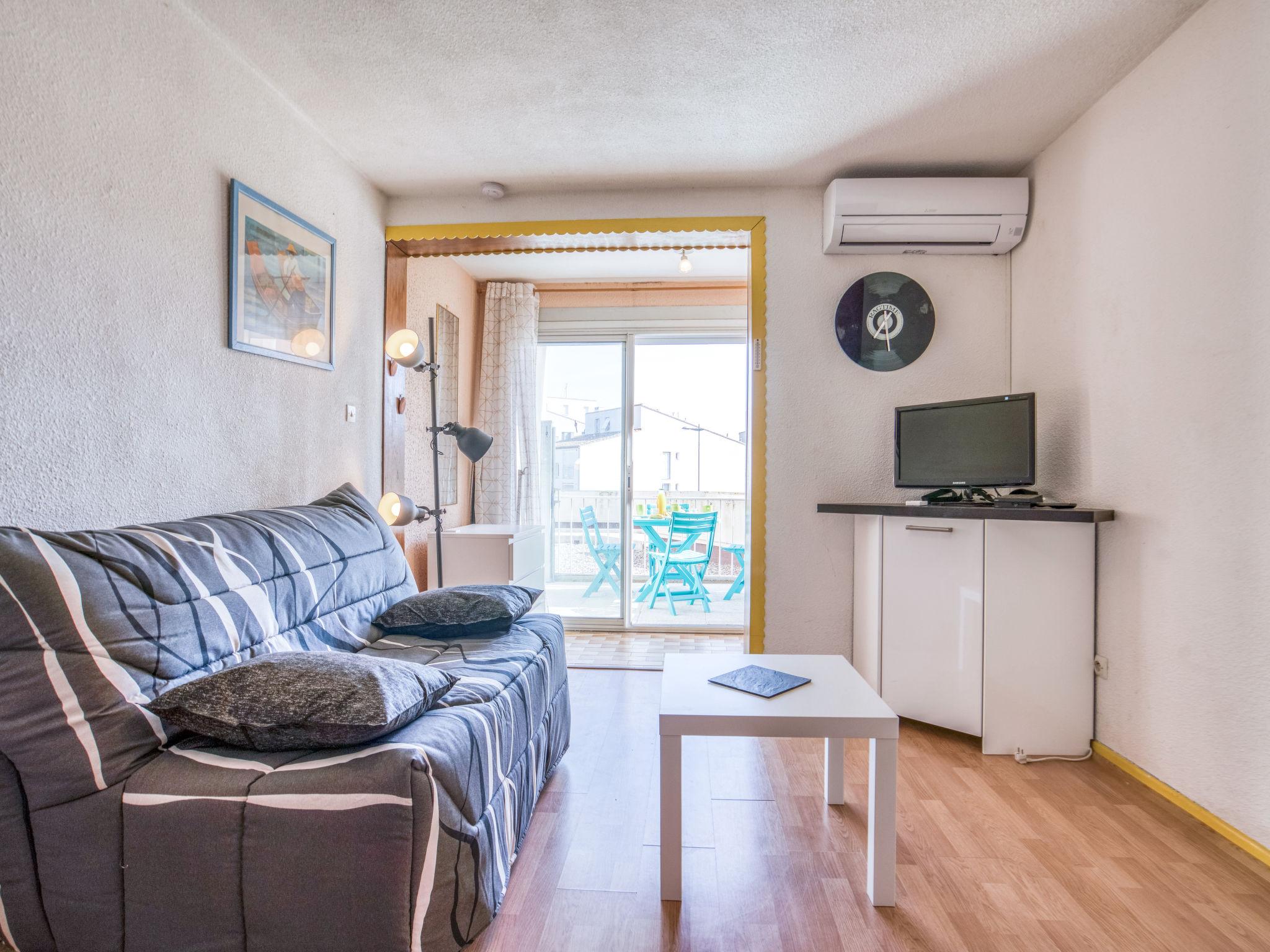 Foto 4 - Appartamento con 1 camera da letto a Agde con terrazza e vista mare