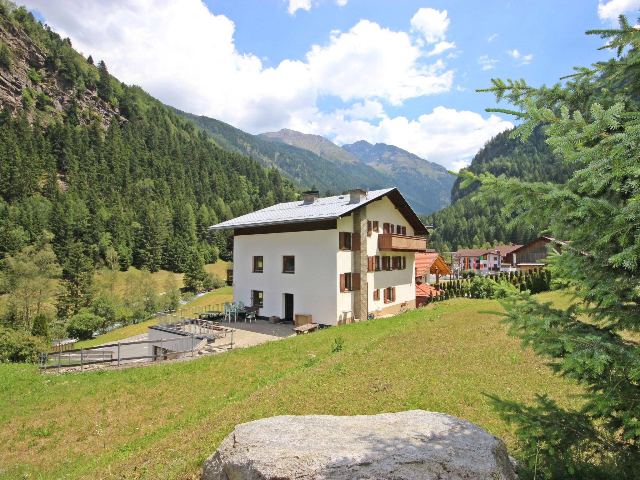 Foto 1 - Casa de 10 habitaciones en Sankt Leonhard im Pitztal con jardín y vistas a la montaña