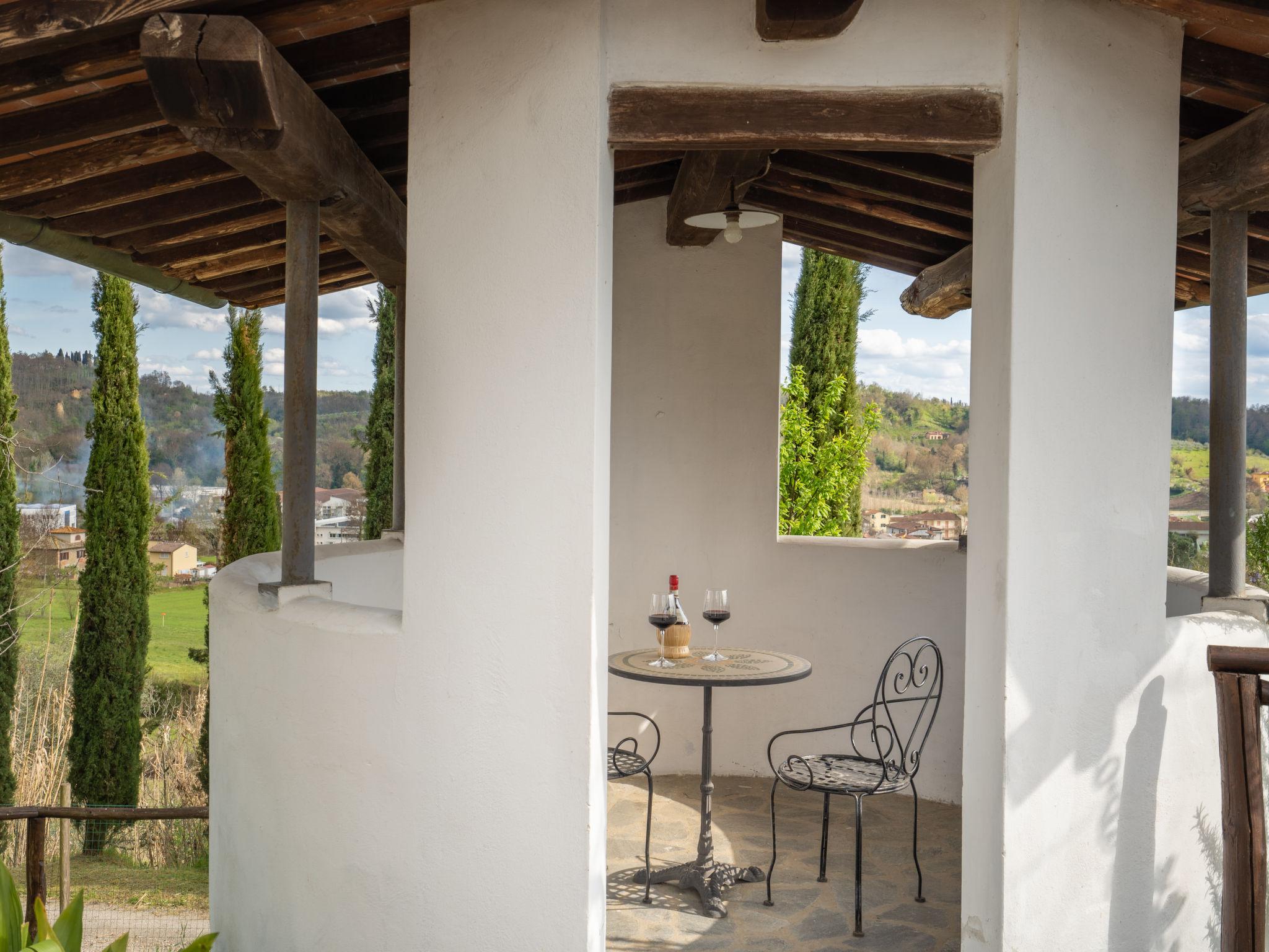 Foto 28 - Casa de 3 habitaciones en Terranuova Bracciolini con piscina privada y jardín