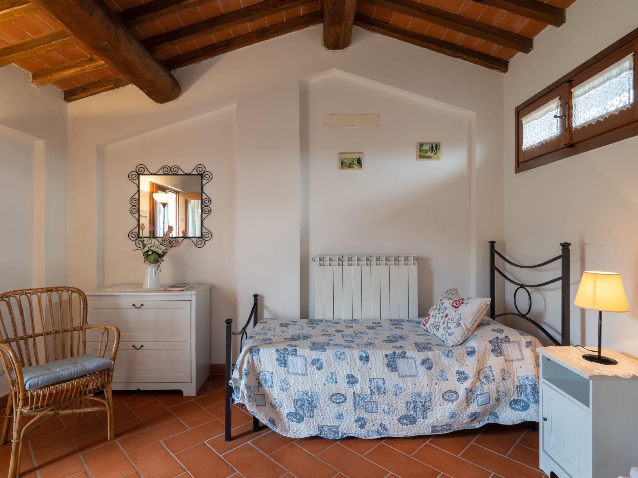 Photo 18 - 3 bedroom House in Terranuova Bracciolini with private pool and garden