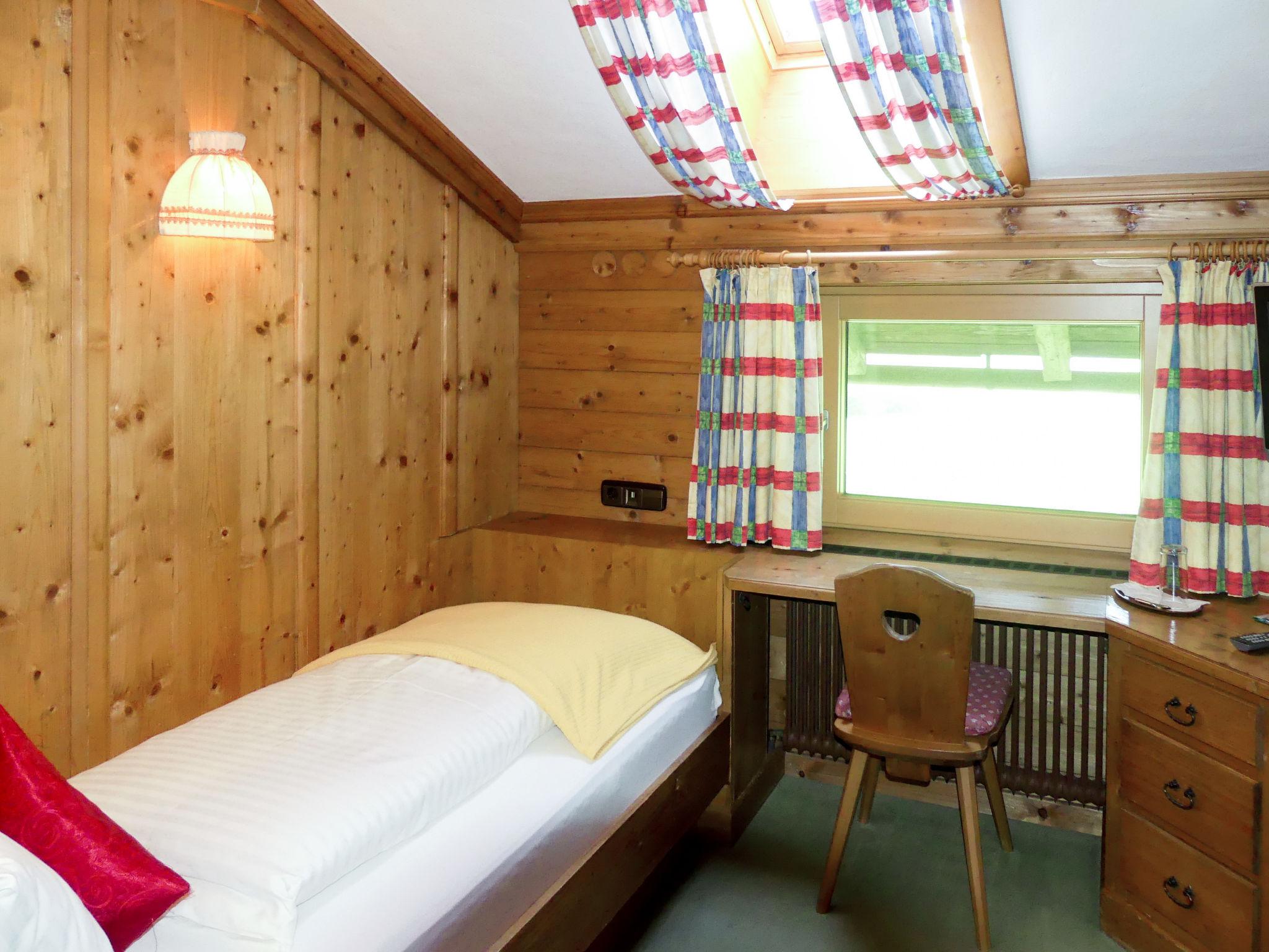 Foto 22 - Appartamento con 10 camere da letto a Hollersbach im Pinzgau con terrazza e vista sulle montagne